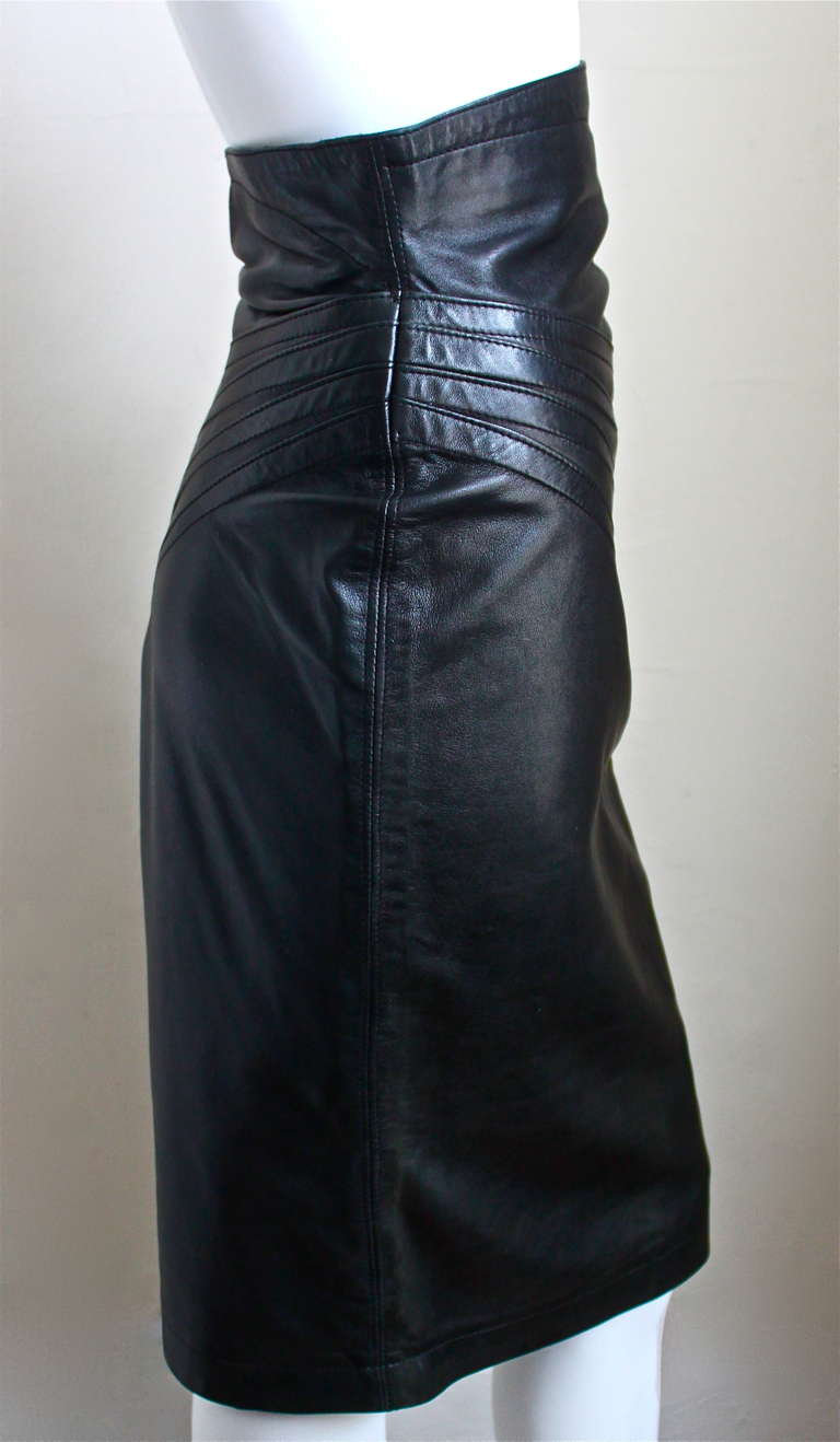 1990's AZZEDINE ALAIA black leather skirt with side buckle In Excellent Condition In San Fransisco, CA