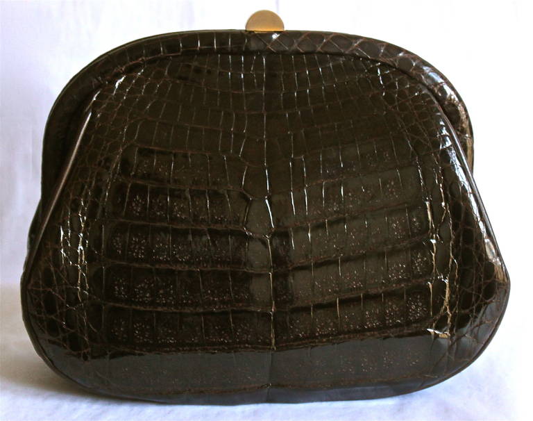 1980's CHANEL brown convertible crocodile clutch with hidden gilt chain In Good Condition In San Fransisco, CA