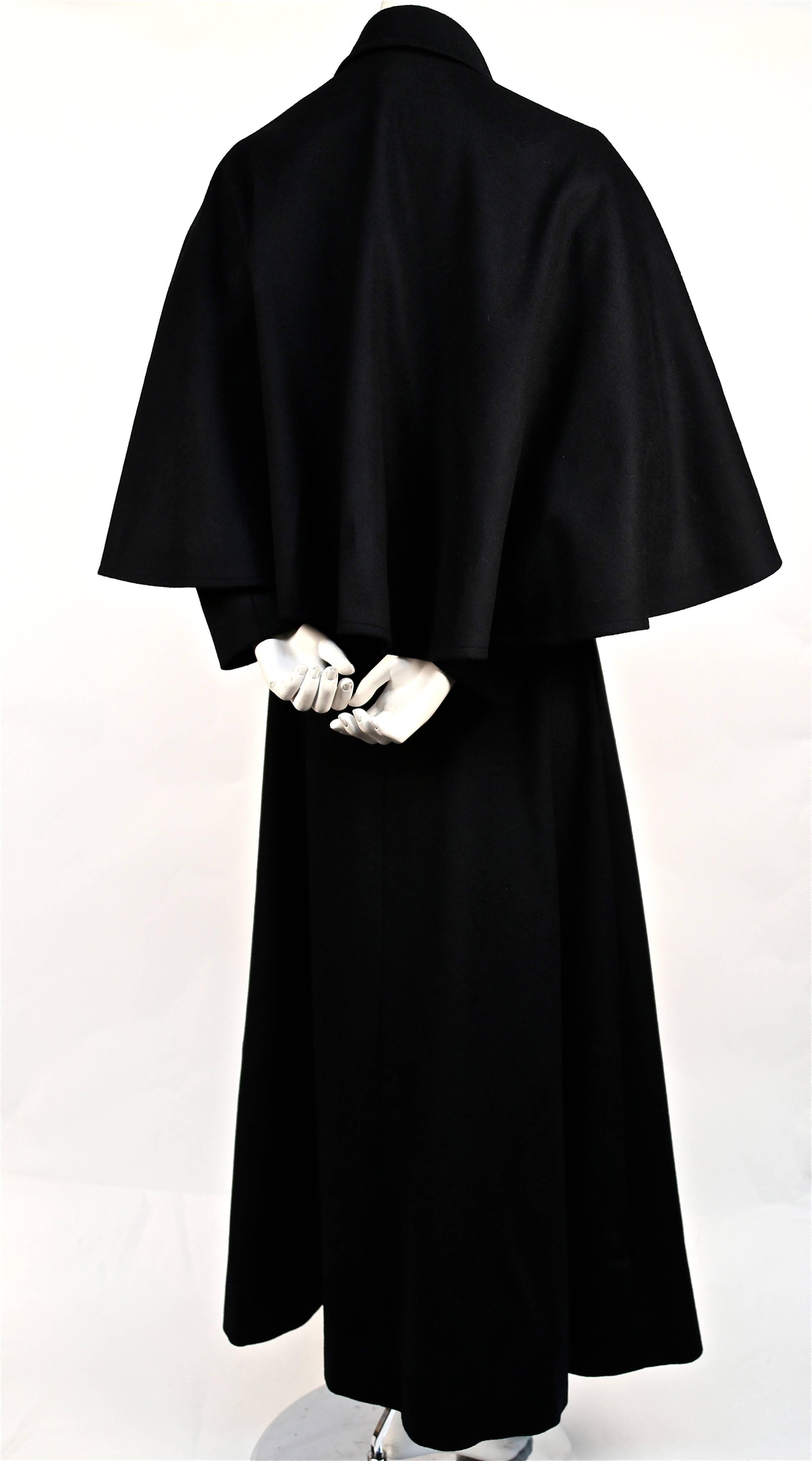 very rare YVES SAINT LAURENT black wool cape coat - 1970 In Excellent Condition In San Fransisco, CA