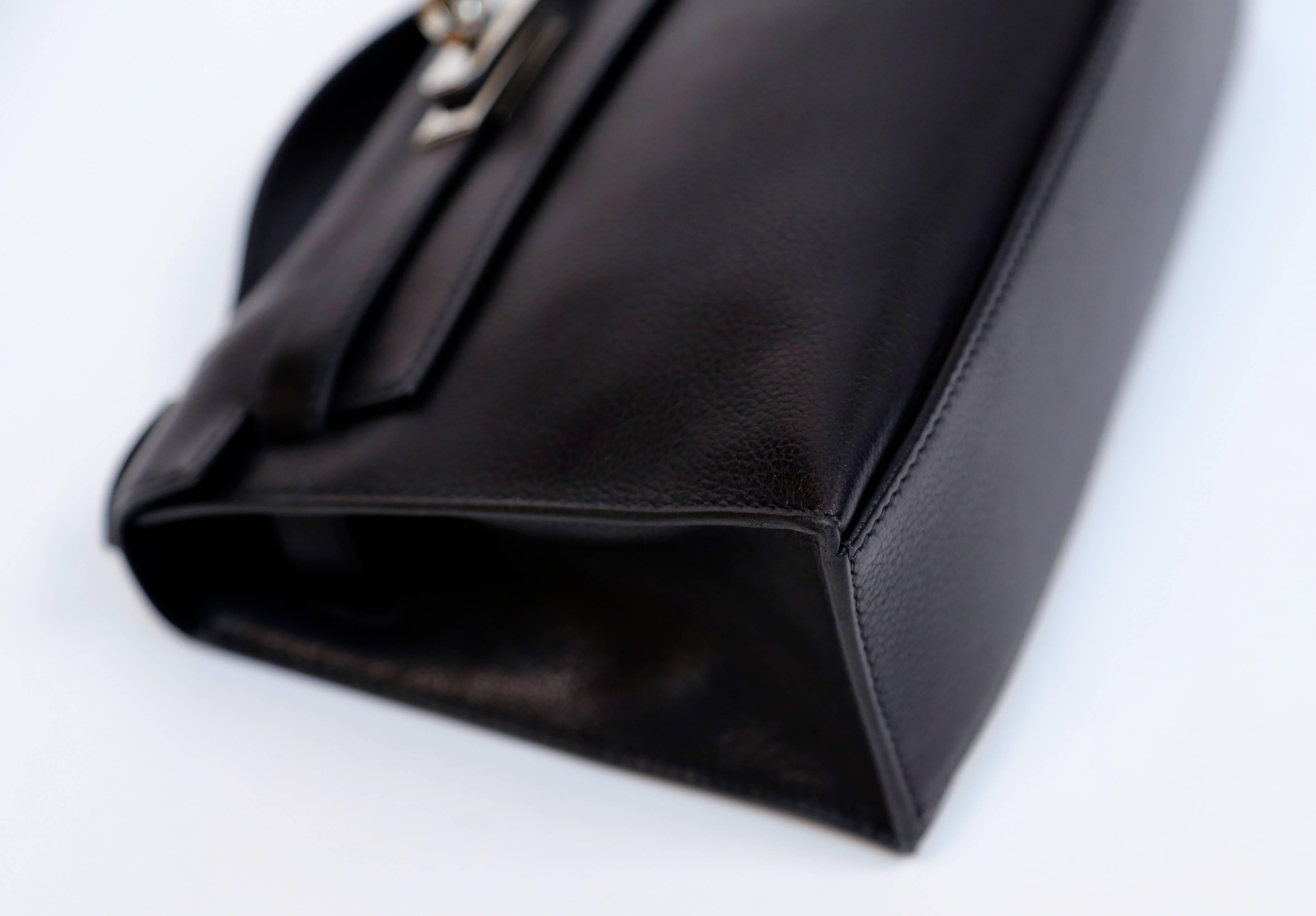 Hermes Kelly Pochette Clutch in black evergrain leather with ruthenium hardware In Excellent Condition In San Fransisco, CA