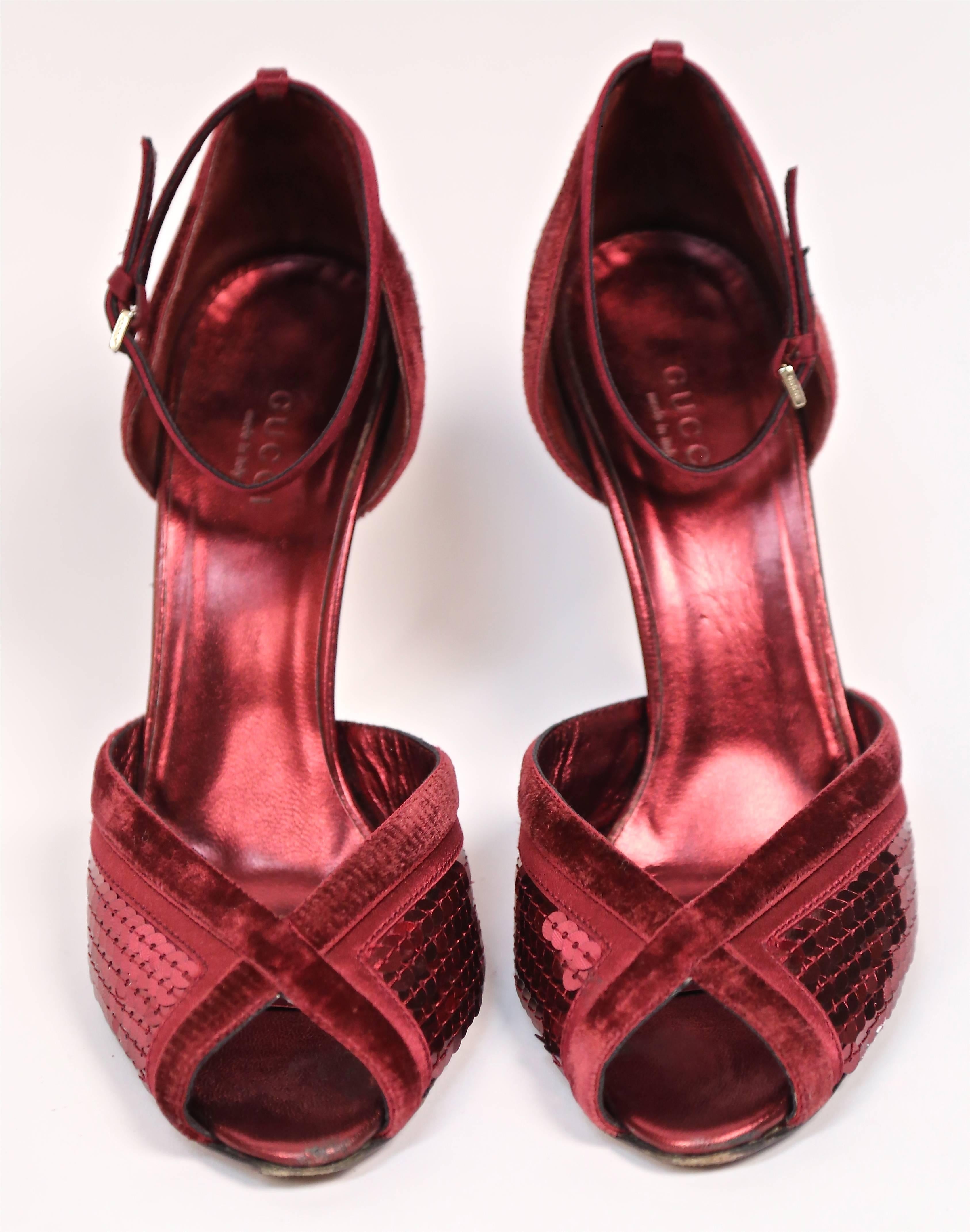 TOM FORD for GUCCI burgundy sequined heels  - 8  In Good Condition In San Fransisco, CA