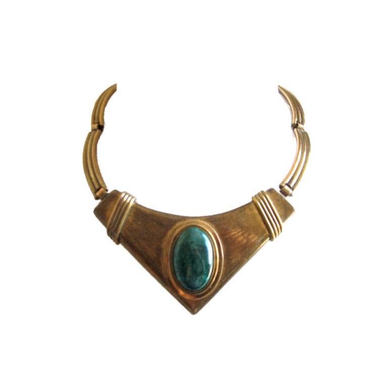 Collana modernista in ottone MORITA GIL con grande cabochon ovale In condizioni buone in vendita a San Fransisco, CA