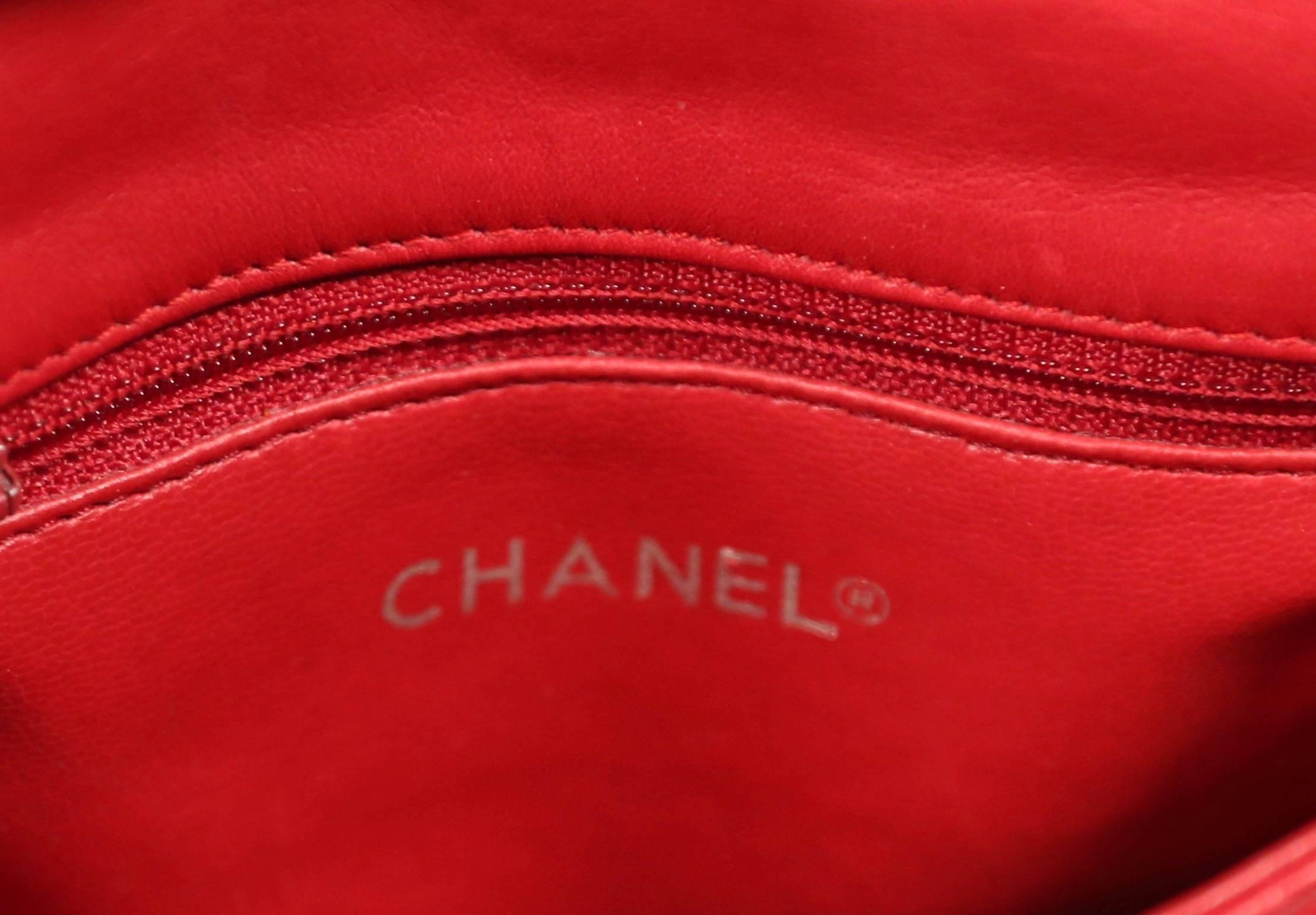 1980's CHANEL red quilted leather satchel bag with gold CC turnlock In Excellent Condition In San Fransisco, CA