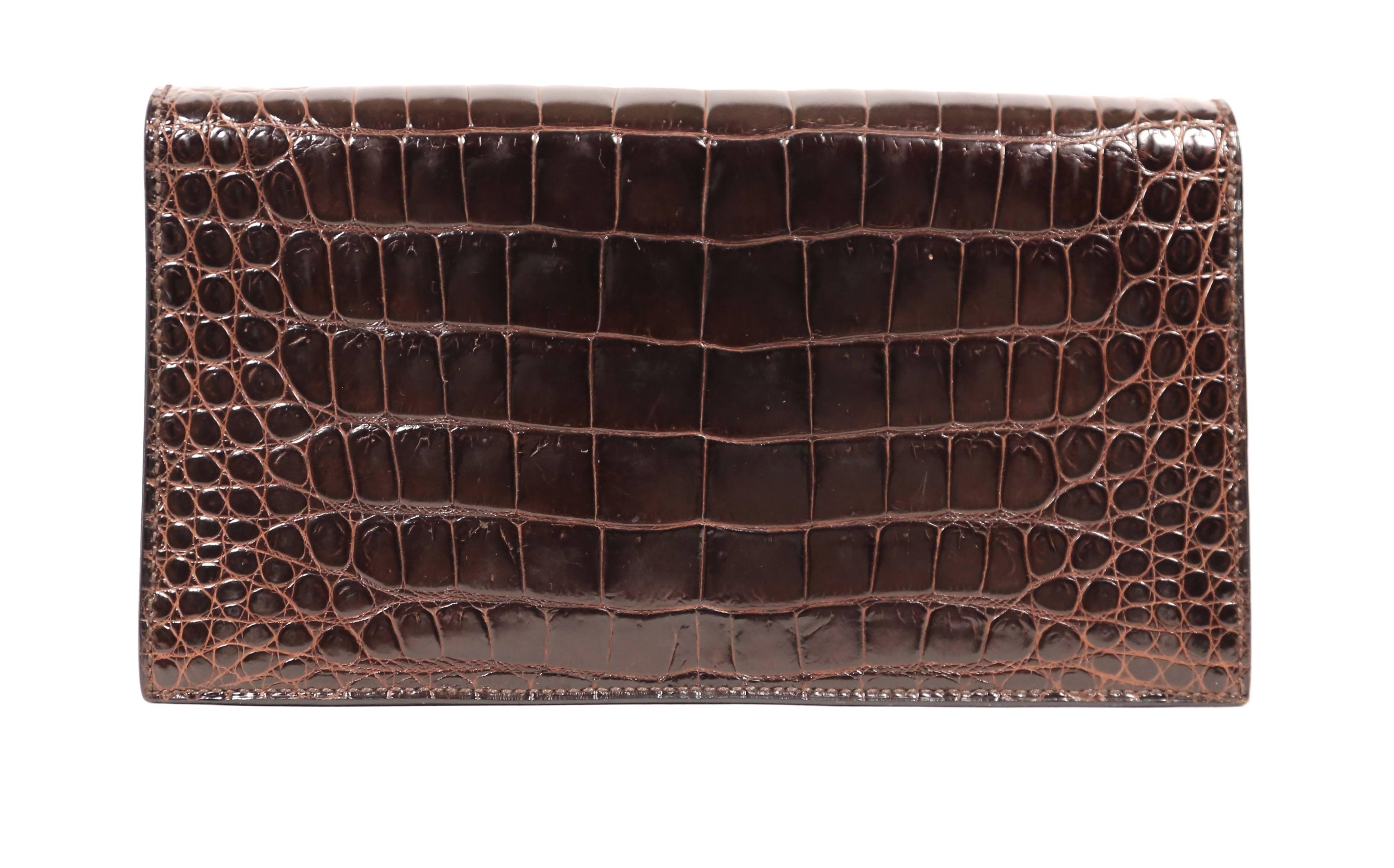 Hermes rich brown porosus crocodile convertible clutch, 1986  In Good Condition In San Fransisco, CA