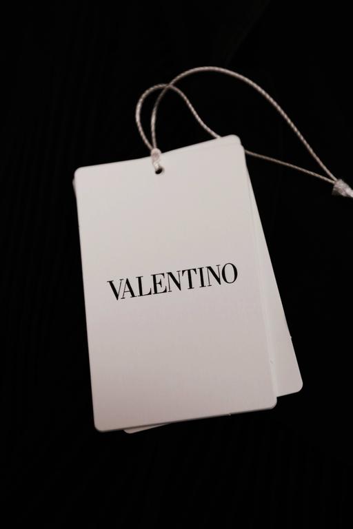 new 2016 VALENTINO black silk runway dress with plissé folds and ...