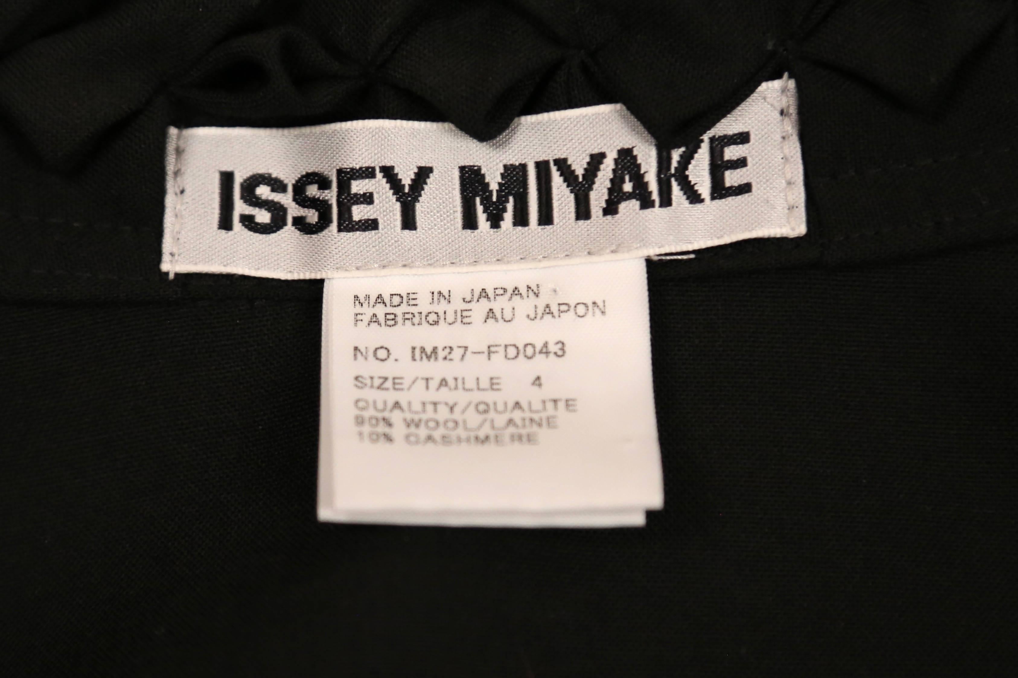Women's or Men's ISSEY MIYAKE black wool & cashmere jacket with origami collar