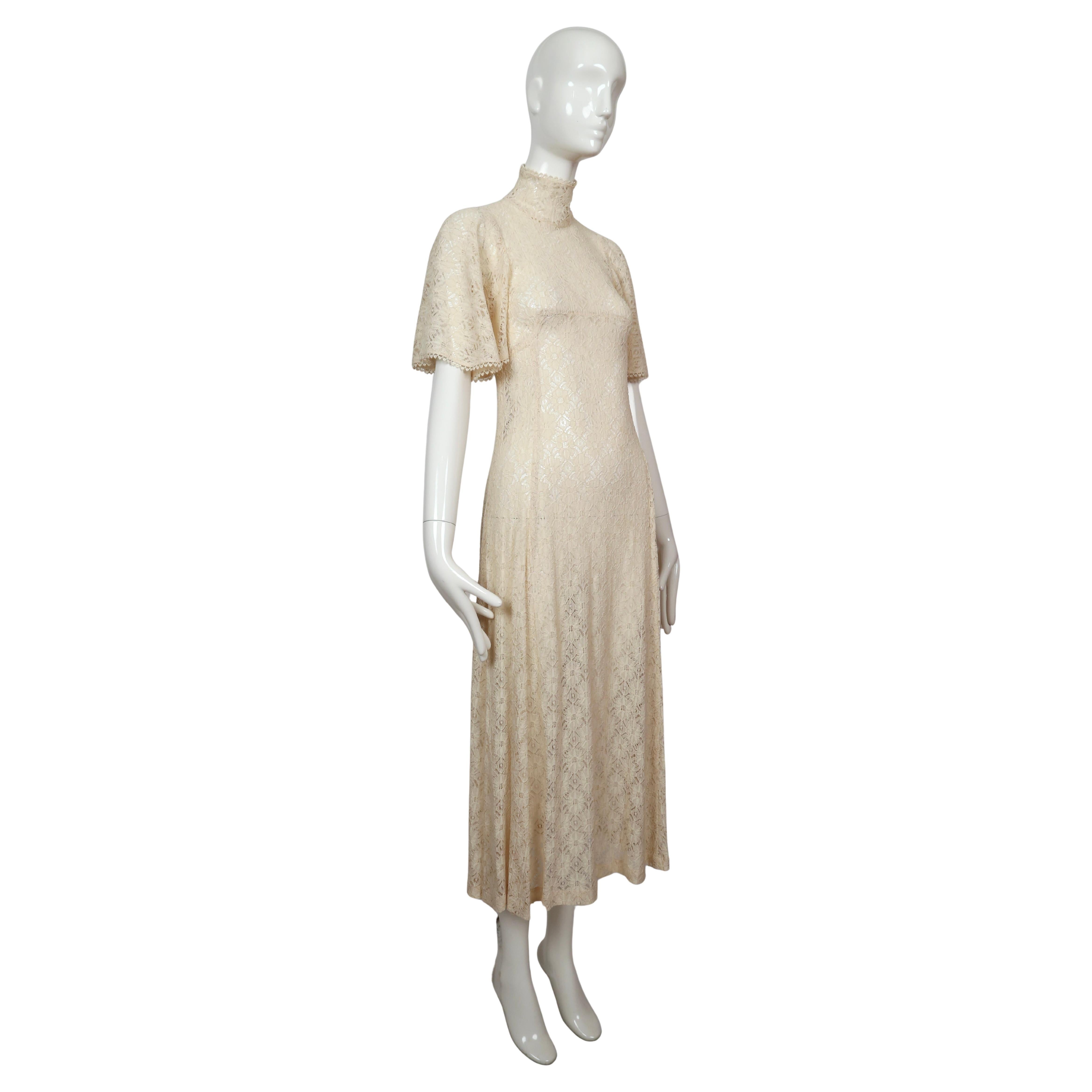 Beige 1969 BIBA documentée longue robe en dentelle crème en vente