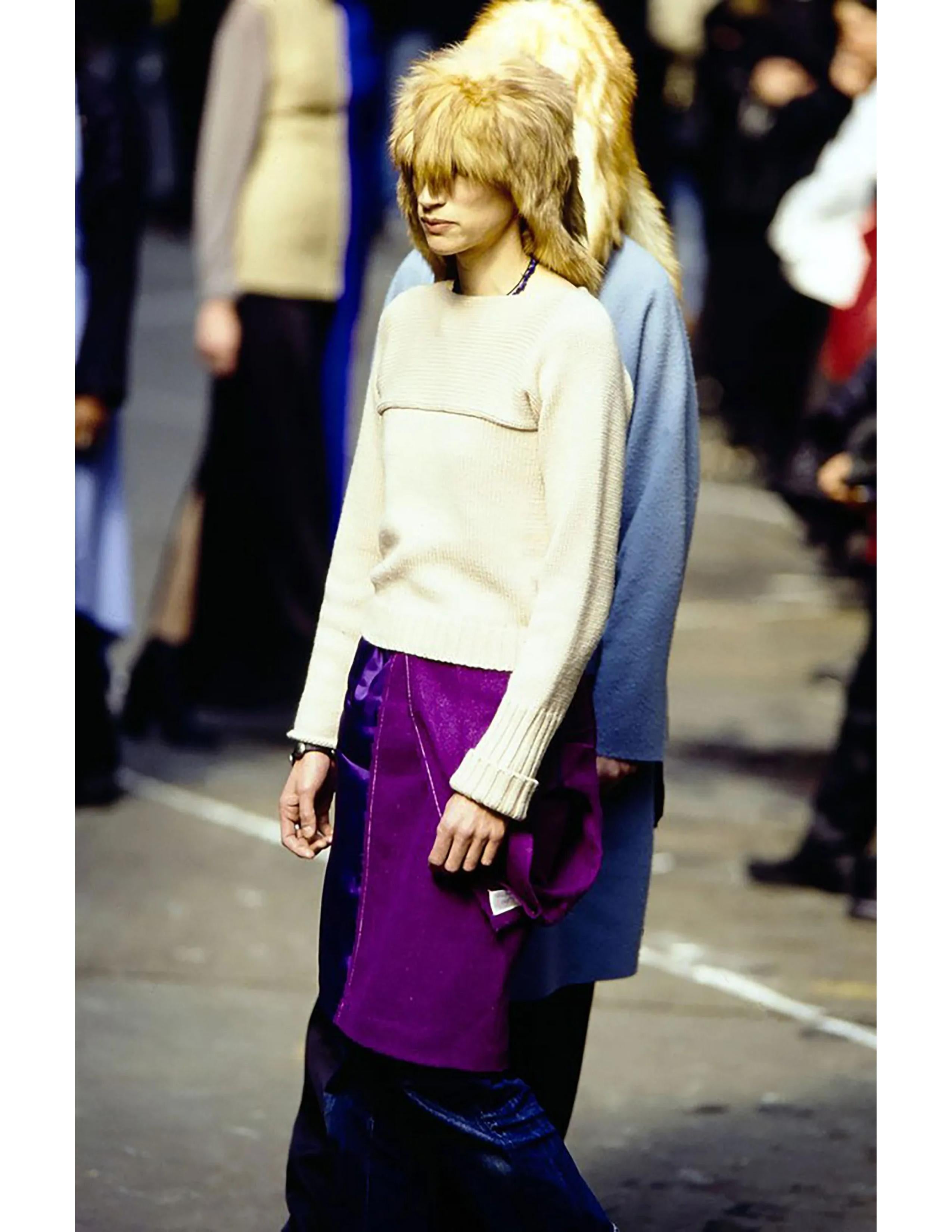 1997 MARTIN MARGIELA pull-over RUNWAY noir en jauge fine avec manches asymétriques en vente 10