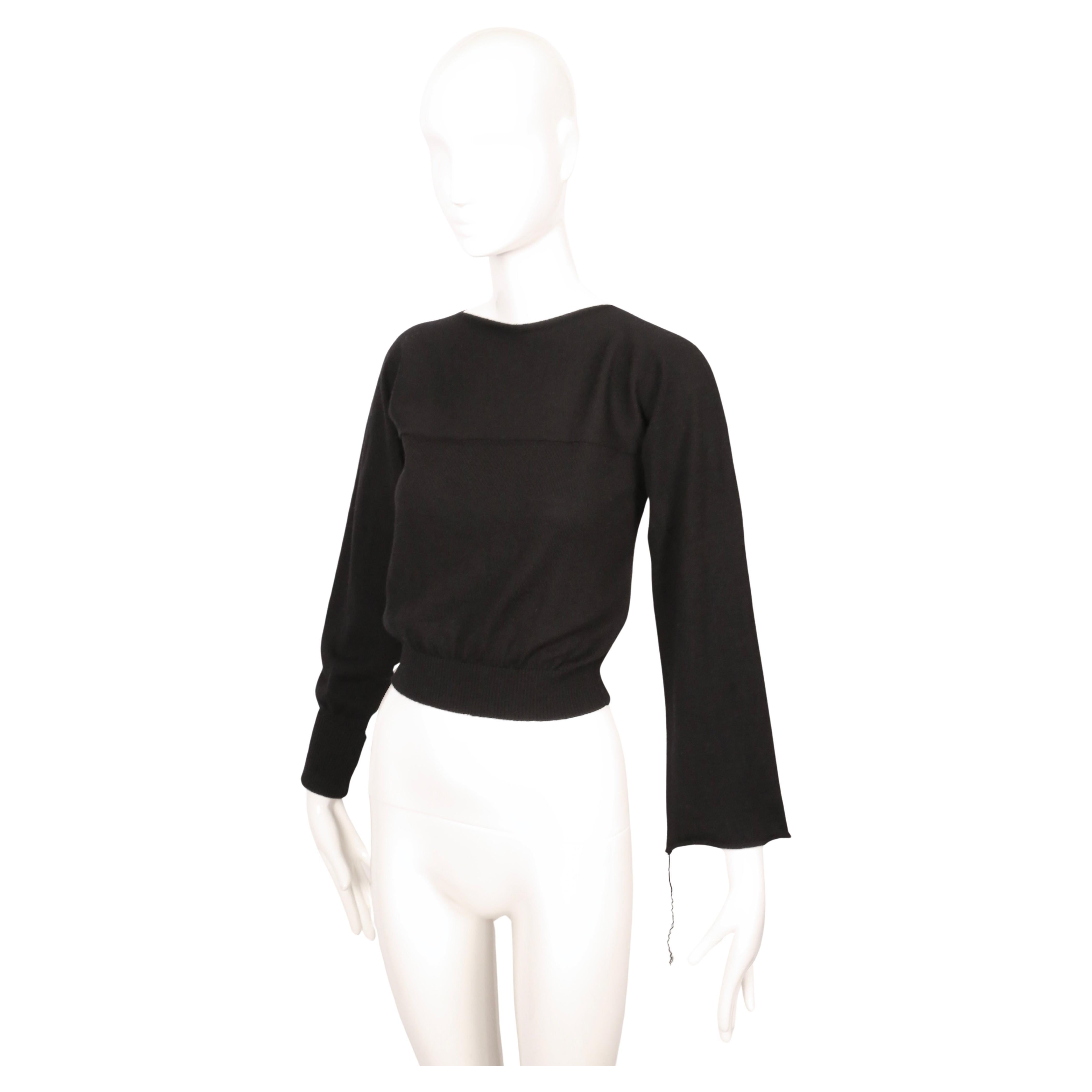 1997 MARTIN MARGIELA pull-over RUNWAY noir en jauge fine avec manches asymétriques en vente 3