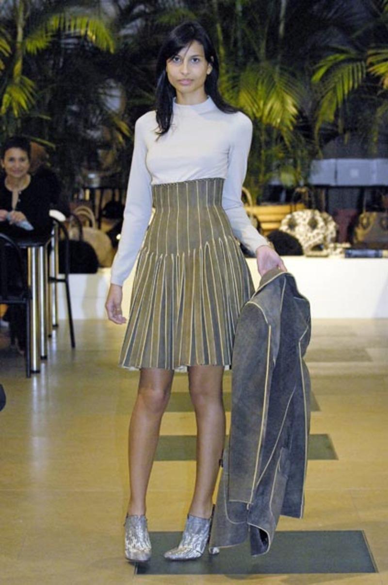 neu 2007 Azzedine Alaia Hirschleder RUNWAY Korsettrock im Angebot 14