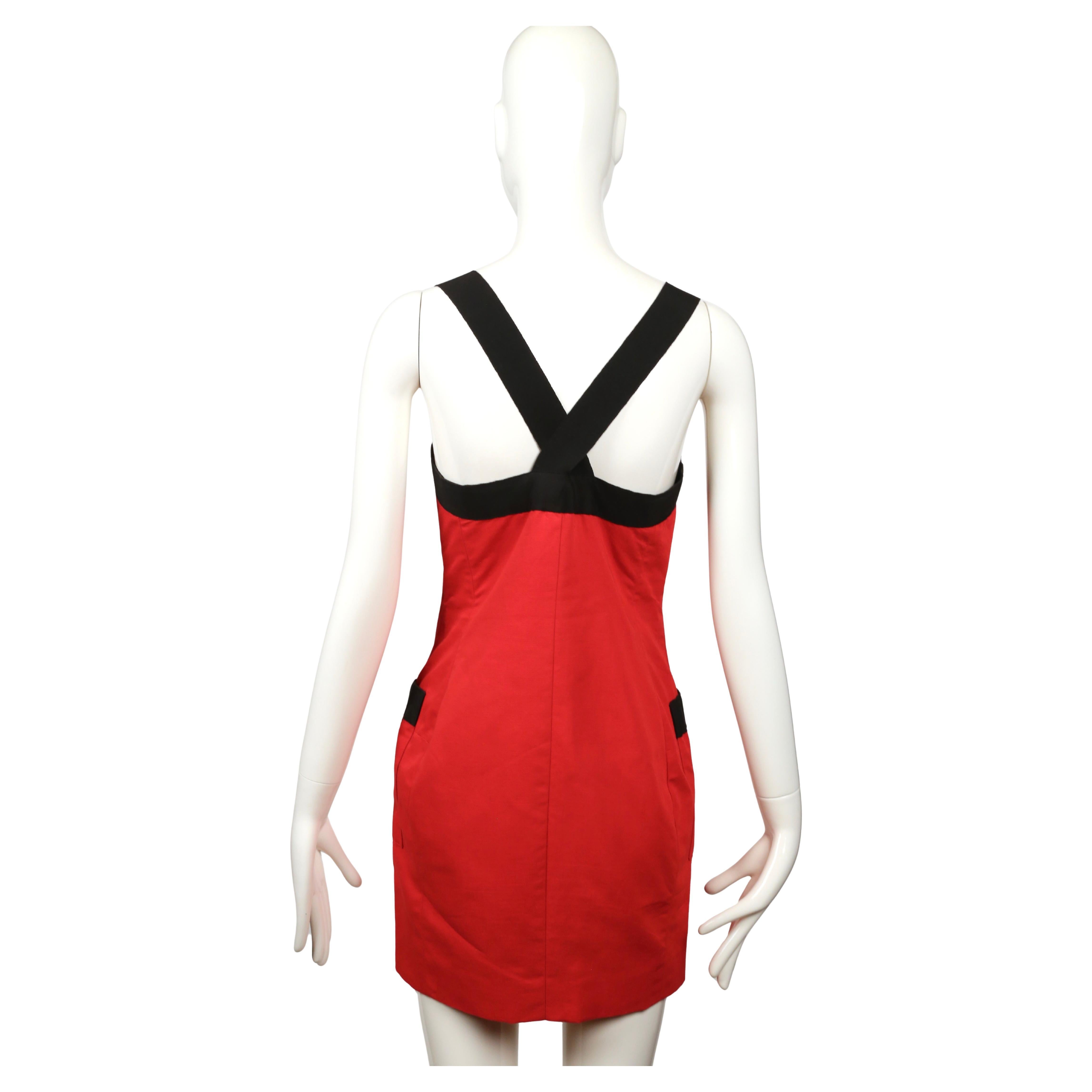 1990 - Yves Saint Laurent - Robe en coton rouge avec bordures en gros-grain noir en vente 5