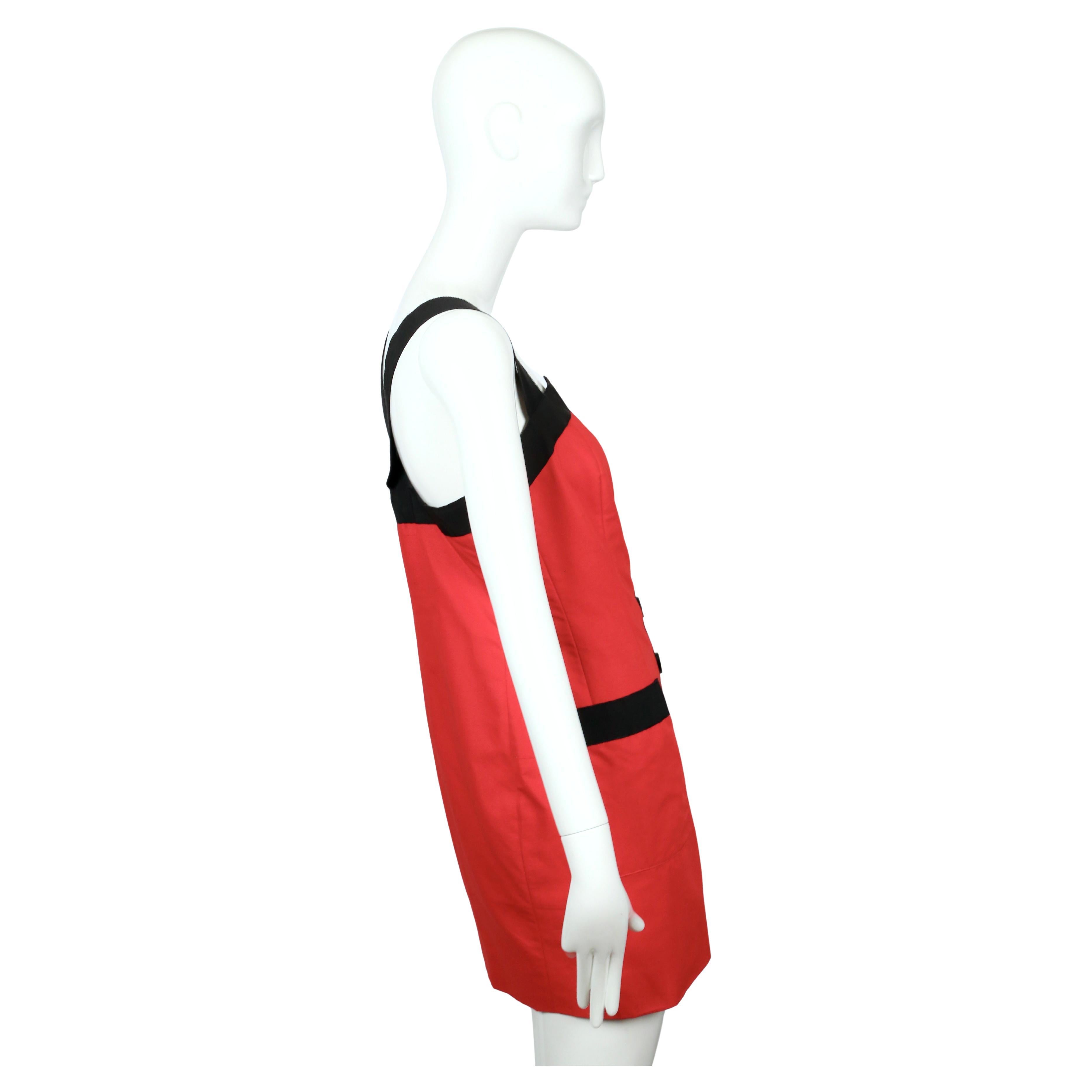1990 - Yves Saint Laurent - Robe en coton rouge avec bordures en gros-grain noir en vente 1