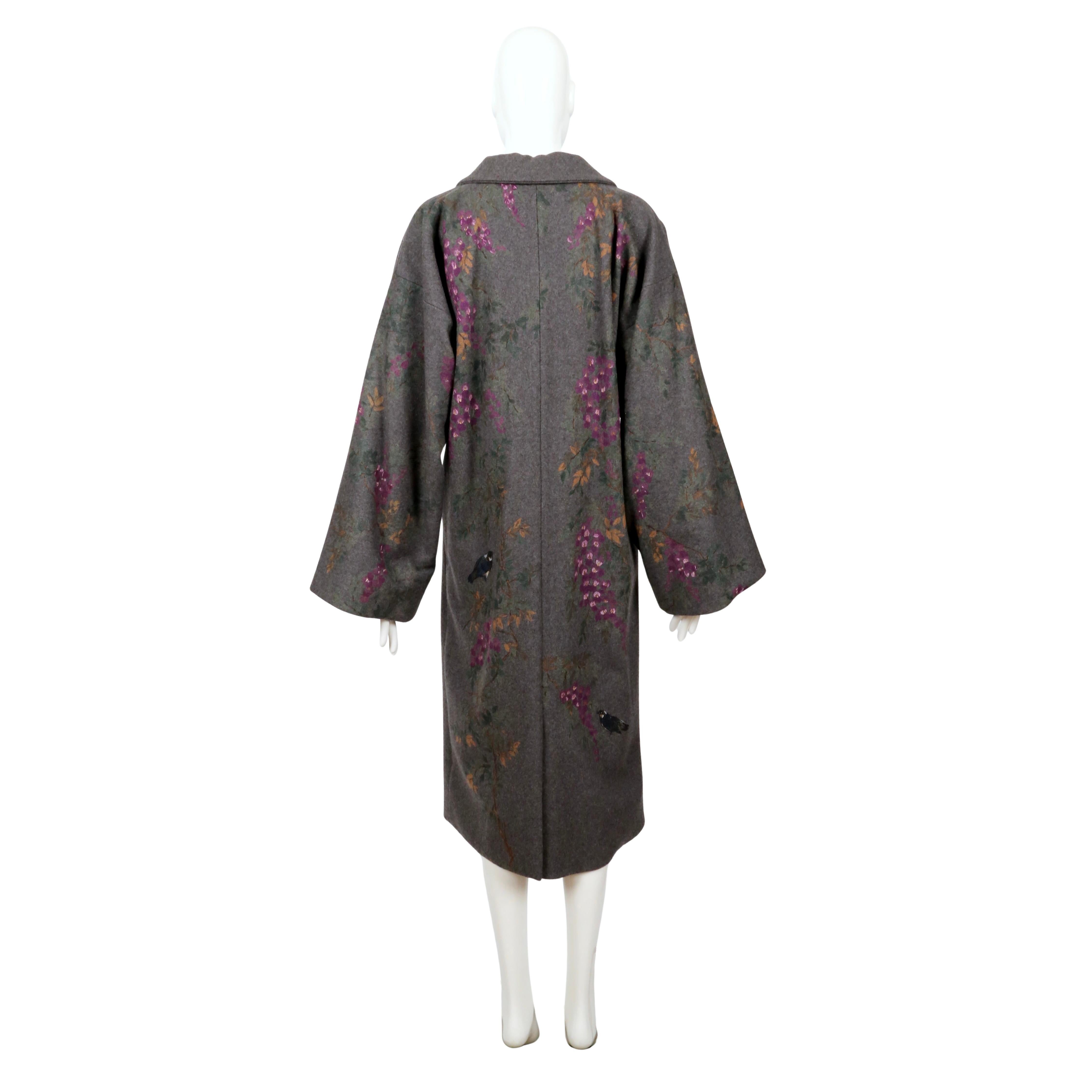 1998 DOLCE & GABBANA handbemalter Kimonomantel aus grauer Wolle im Angebot 5