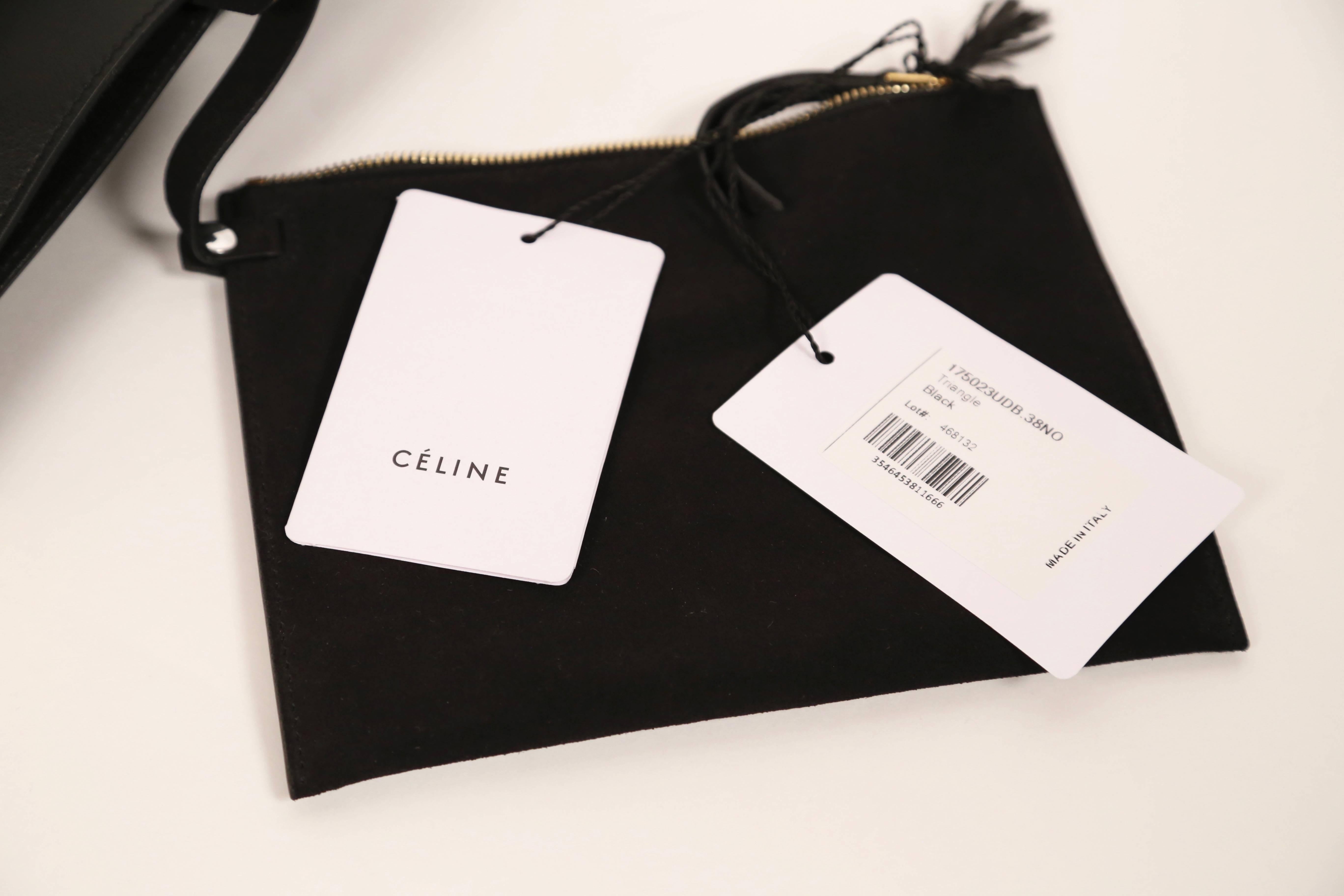 new CELINE Phoebe Philo black leather runway bag with triangular metal handle In New Condition In San Fransisco, CA