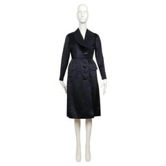 Robe manteau en satin bleu marine JACQUES FATH pour Joseph Halpert, 1950