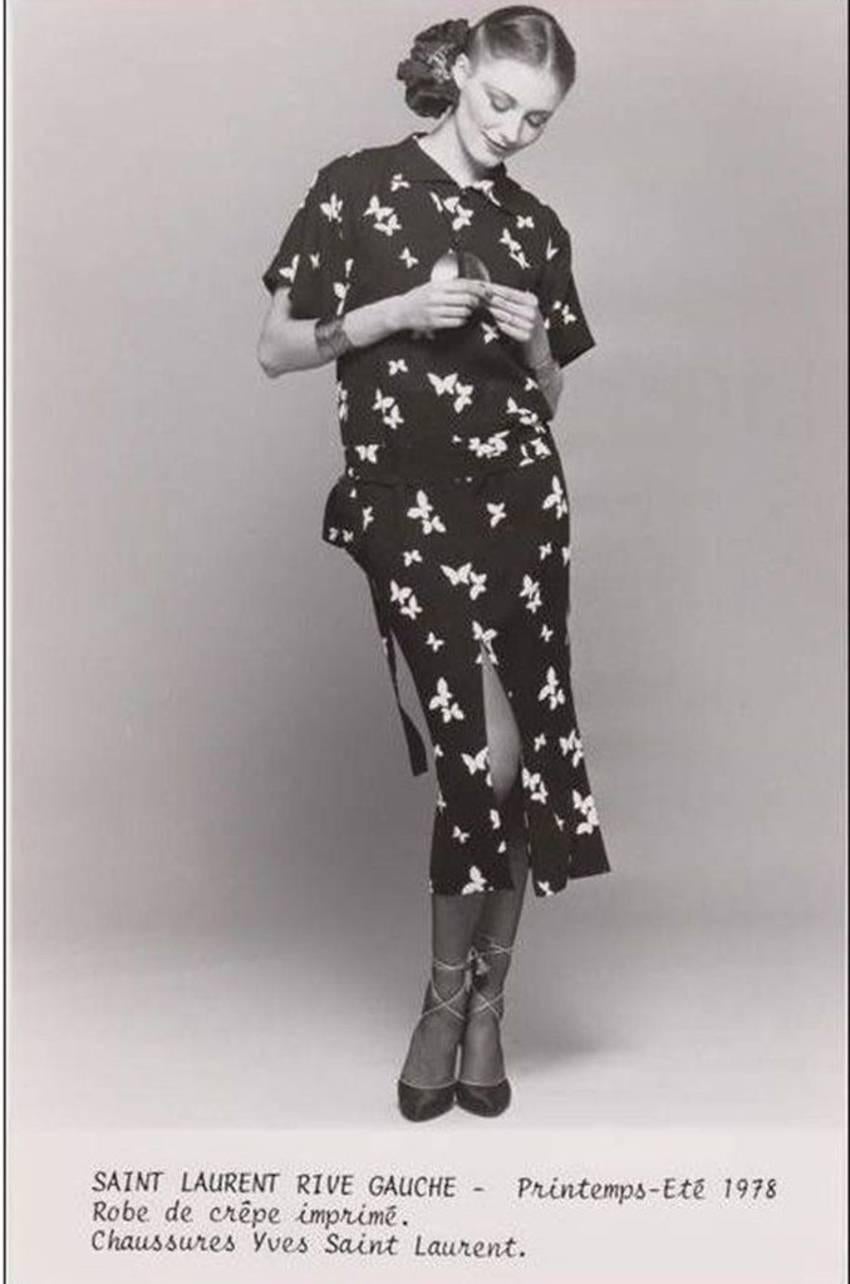 Women's or Men's 1978 YVES SAINT LAURENT black crepe dress with bird print For Sale