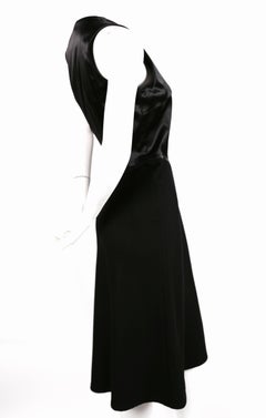 1990er HERVE LEGER Schwarzes Kleid aus Satin und Angora mit asymmetrischem Schlitz