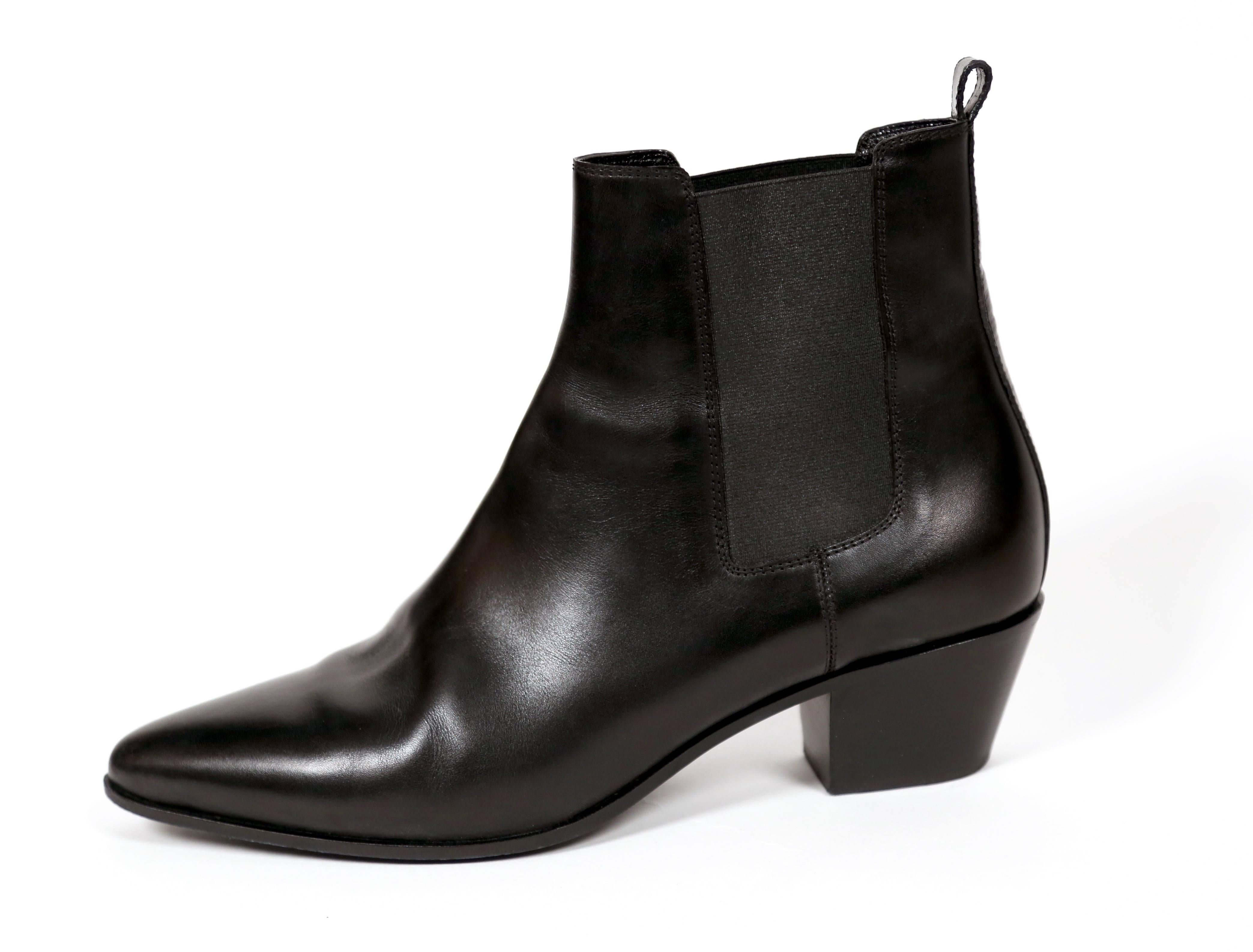 Jet black leather 'Rock 40' Chelsea boots 41 by Saint Laurent. French size 41. Heel height 1.6