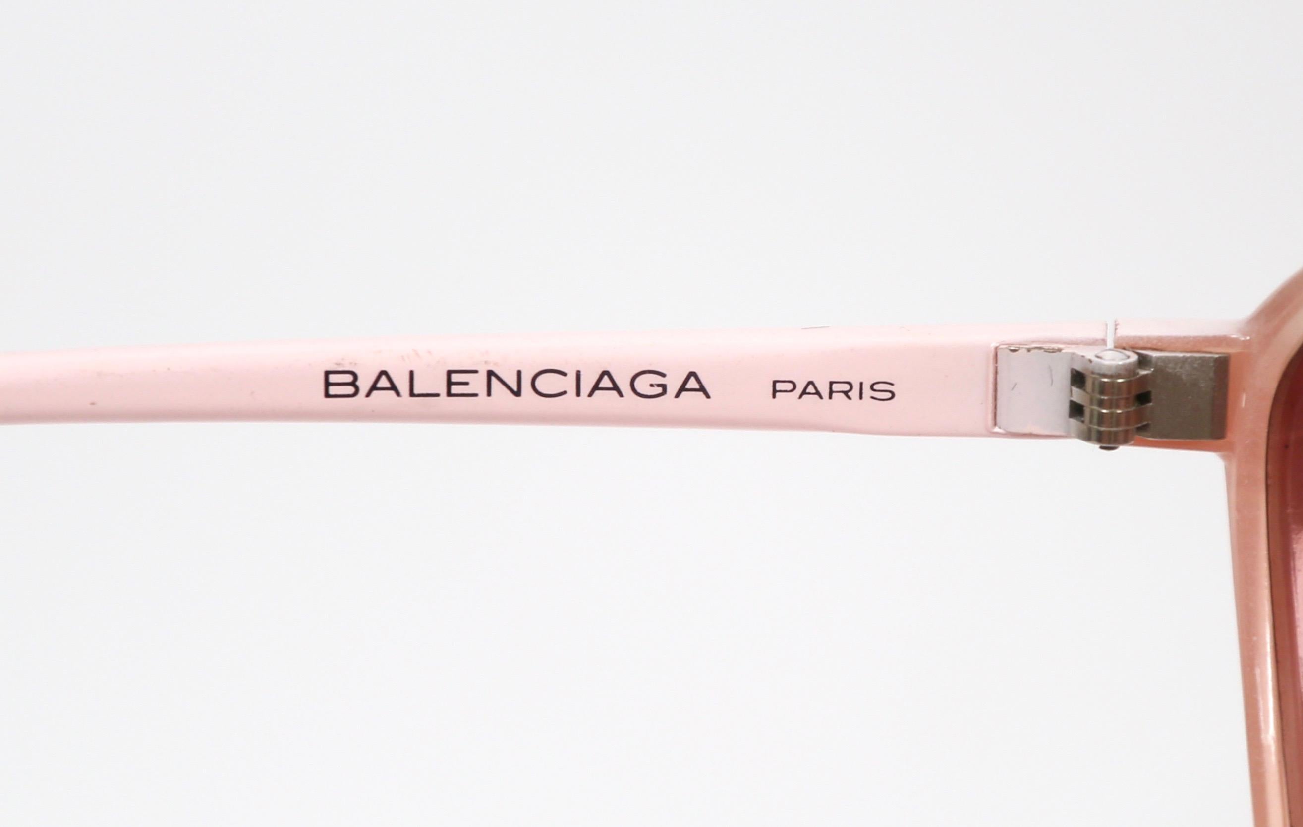 Balenciaga pink and burgundy plastic sunglasses with gold accents, 1980s In New Condition In San Fransisco, CA