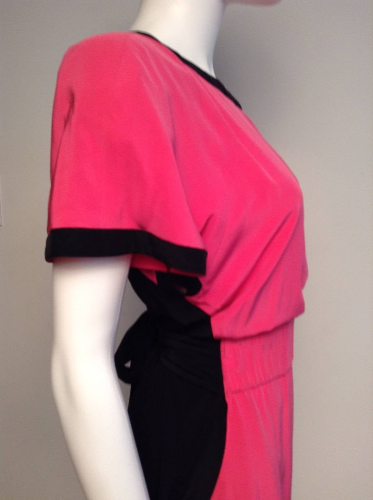 Karl Lagerfeld Black and Pink Vintage Dress Size 8 For Sale 2