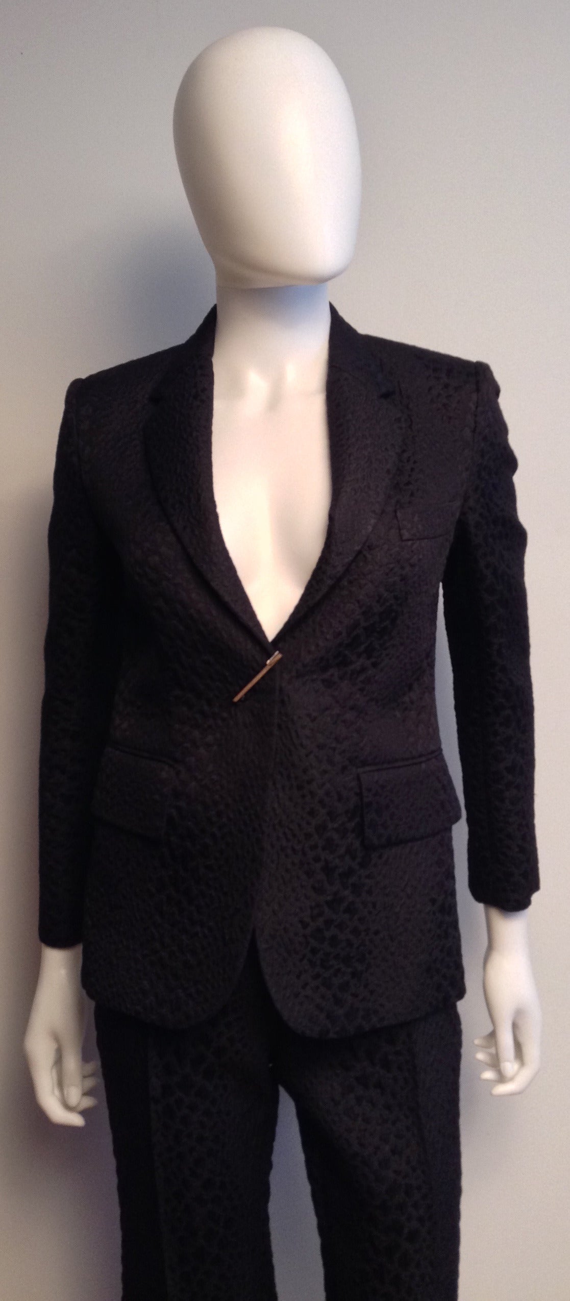 Tom Ford For Gucci Black Crocodile Textured Pant Suit with Pin SS00 For Sale 5