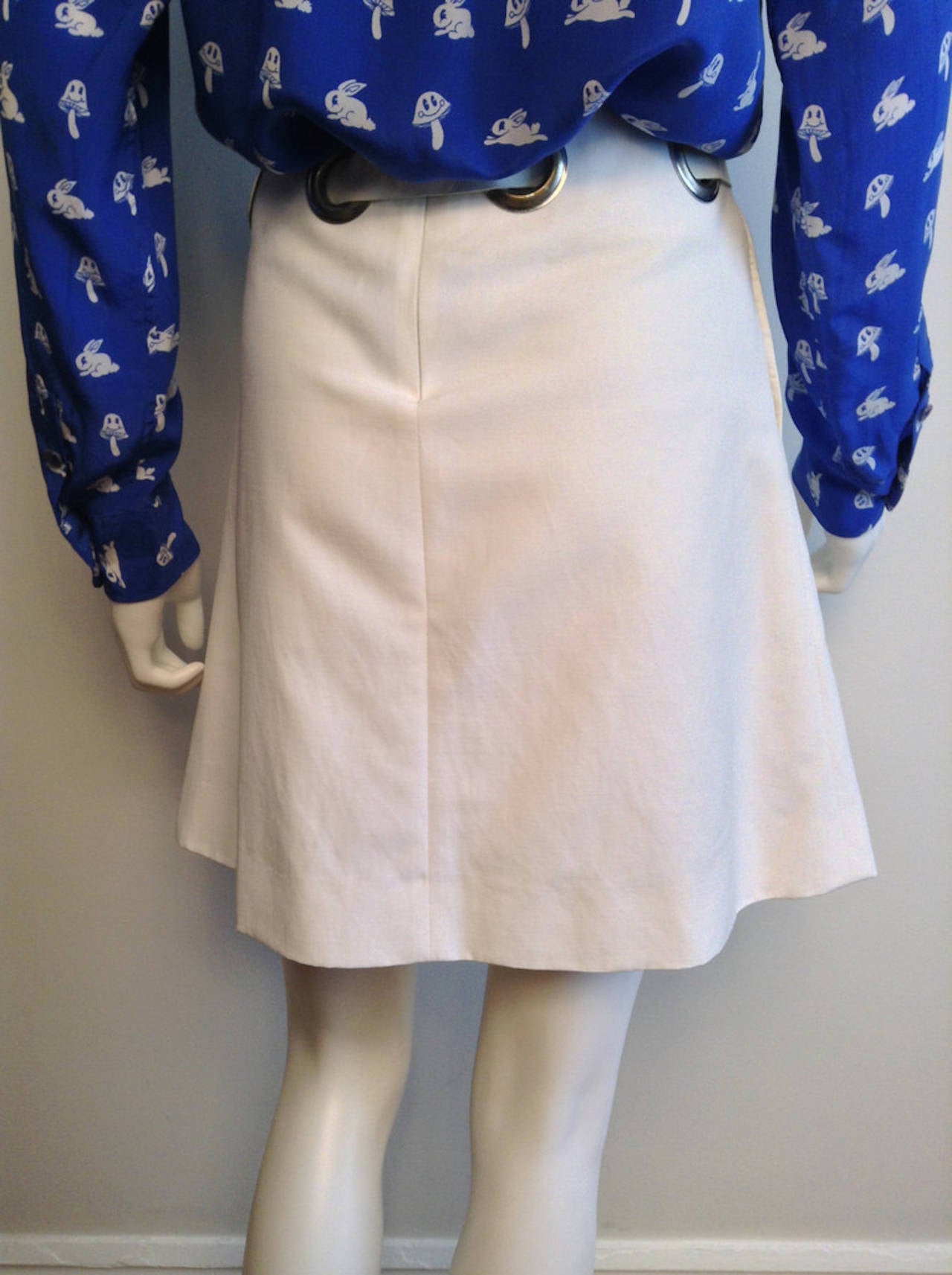 Chloe White Mini Skirt With Grommet Waistline Size 2 For Sale 5