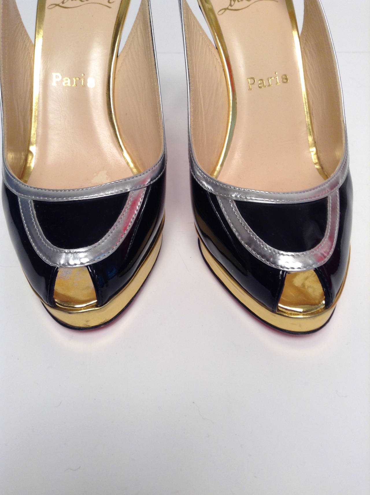 Christian Louboutin Black Patent Peep toe Sling Back Size 39/8 In Excellent Condition In Toronto, Ontario