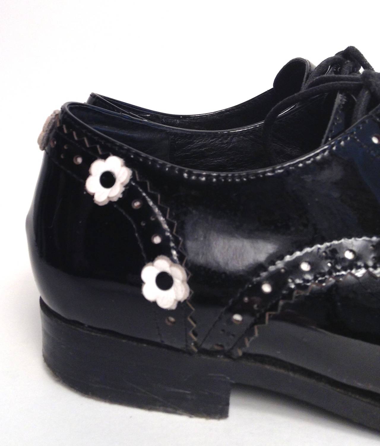 Chanel Black Patent Oxfords with Daisies Size 5 4