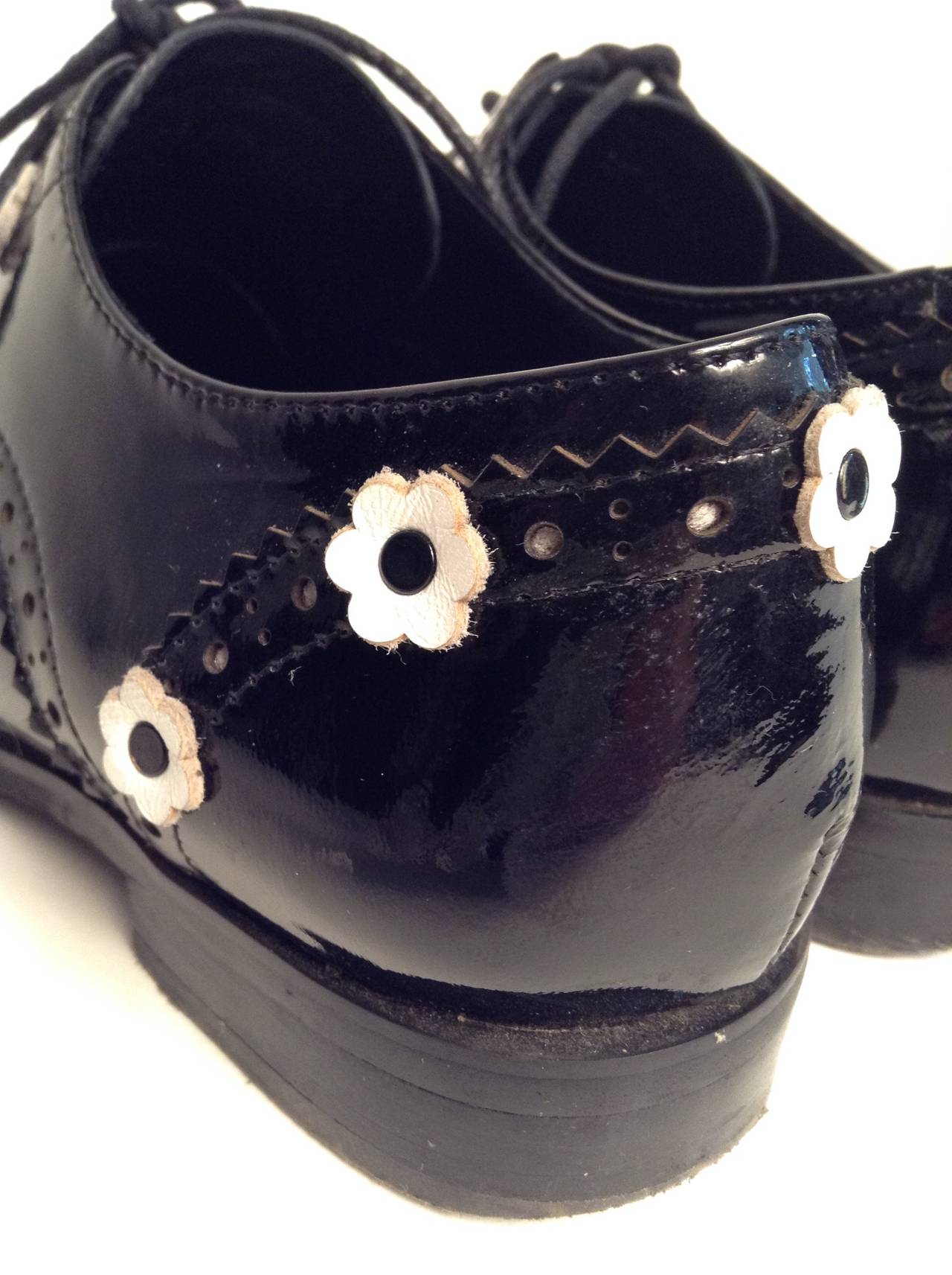 Chanel Black Patent Oxfords with Daisies Size 5 5