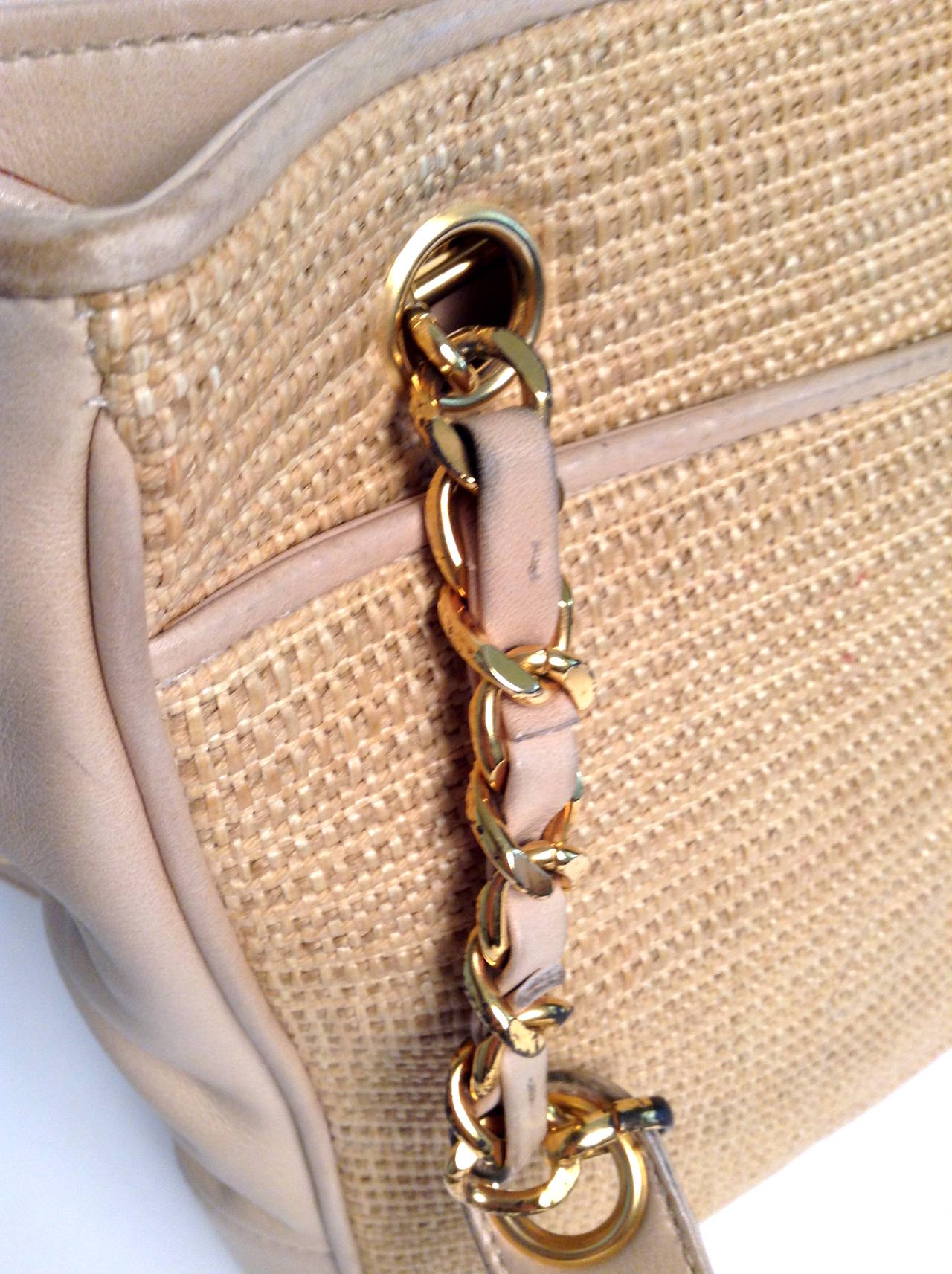 Chanel Vintage Leather and Raffia Shoulder Bag For Sale 2