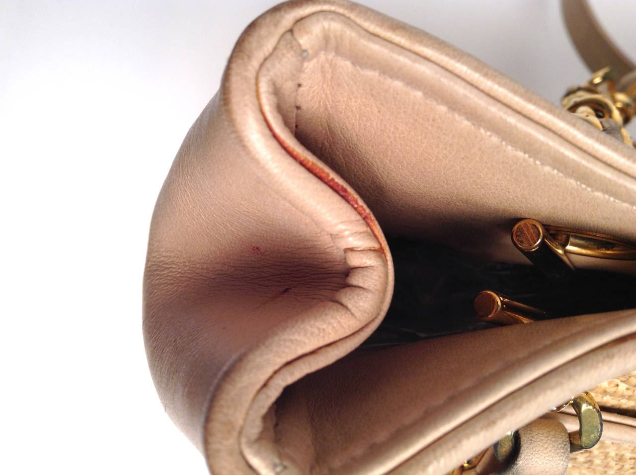Chanel Vintage Leather and Raffia Shoulder Bag For Sale 3