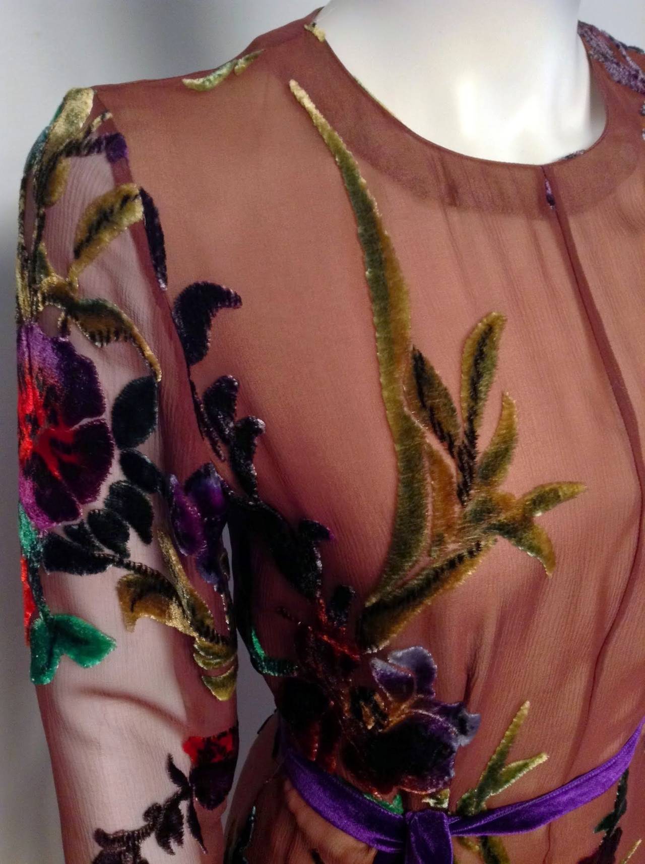 Women's Tom Ford Silk and Velvet Floral Dress AW11 New with Tags Size 4 For Sale