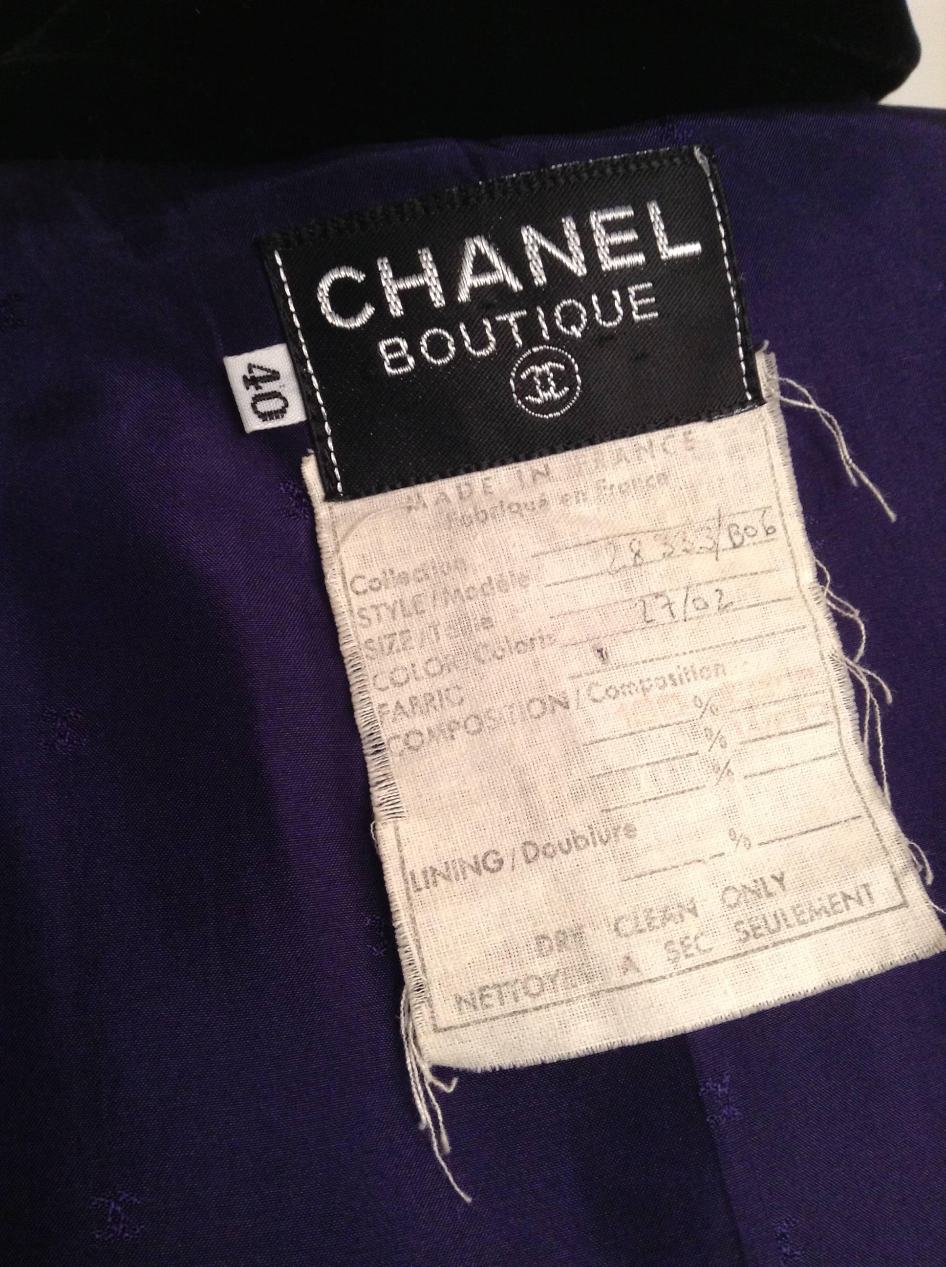 Chanel Purple Double Breasted Velvet and wool Skirt Suit Size 40/6 For Sale 1
