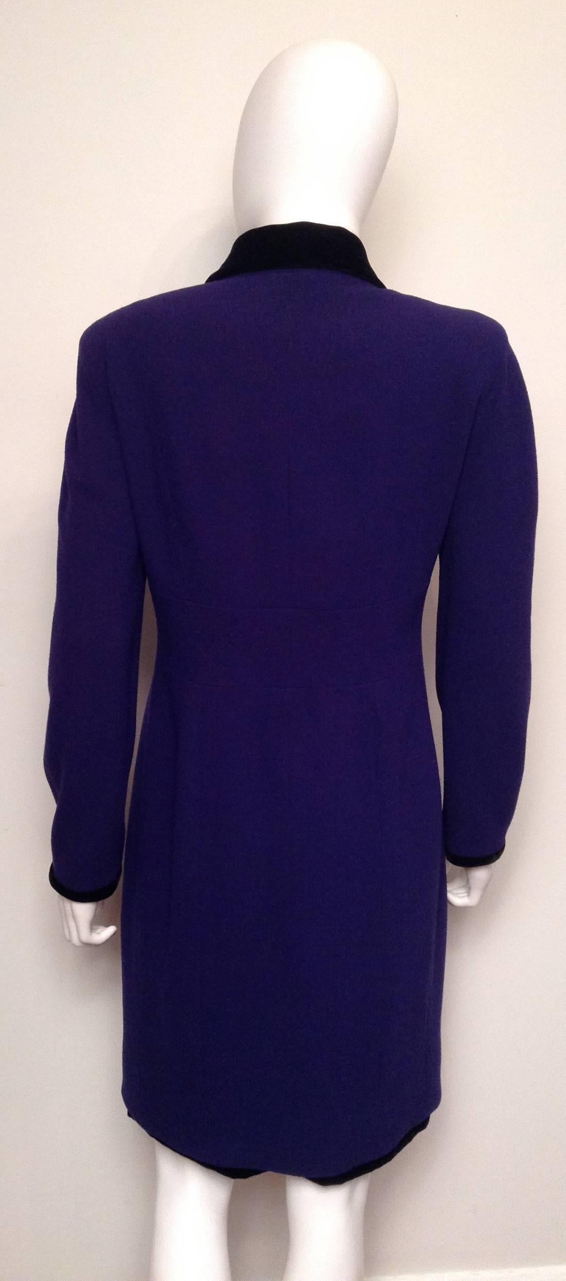Chanel Purple Double Breasted Velvet and wool Skirt Suit Size 40/6 In Excellent Condition For Sale In Toronto, Ontario