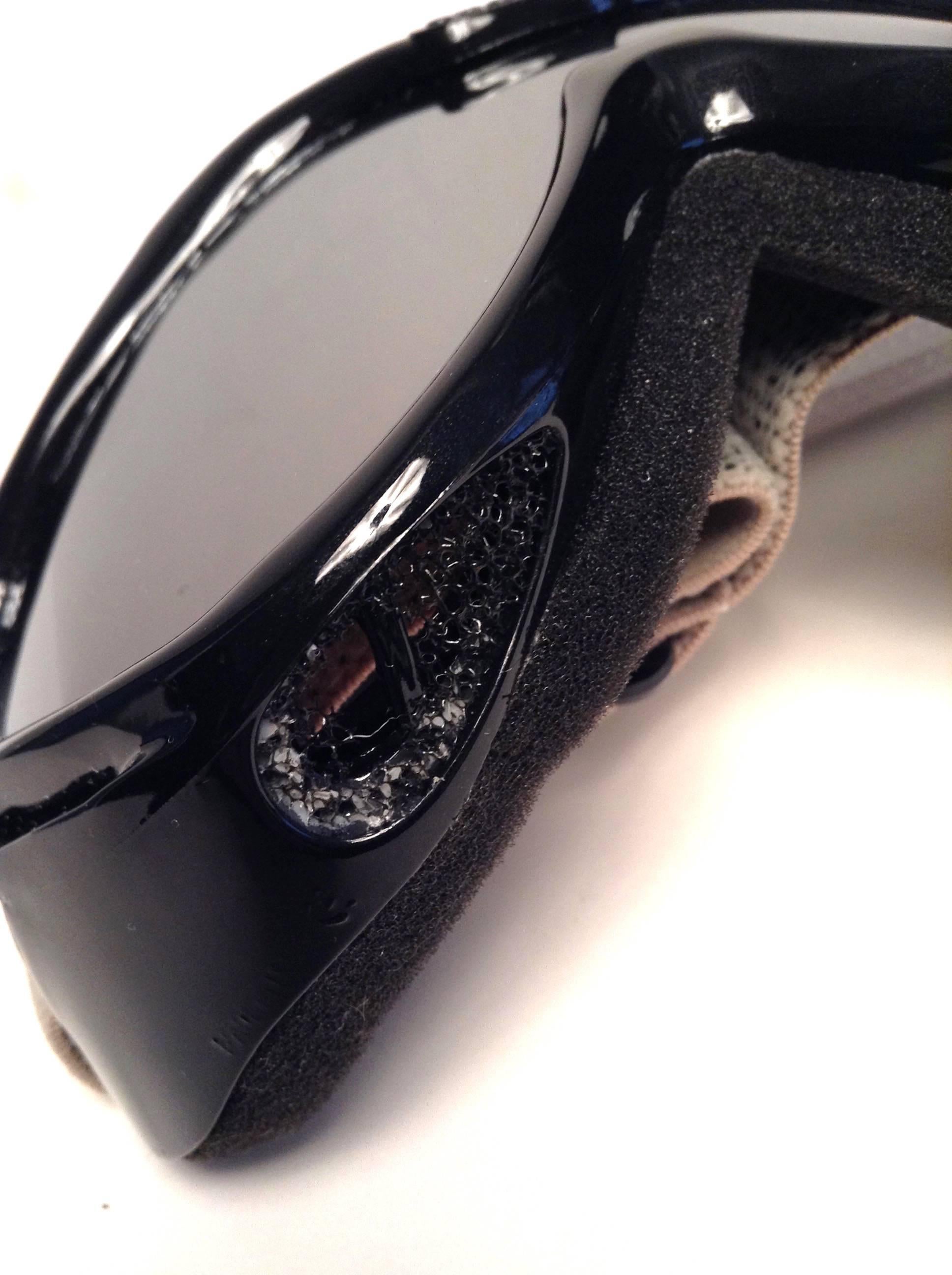 Chanel Ski Goggles In Good Condition In Toronto, Ontario