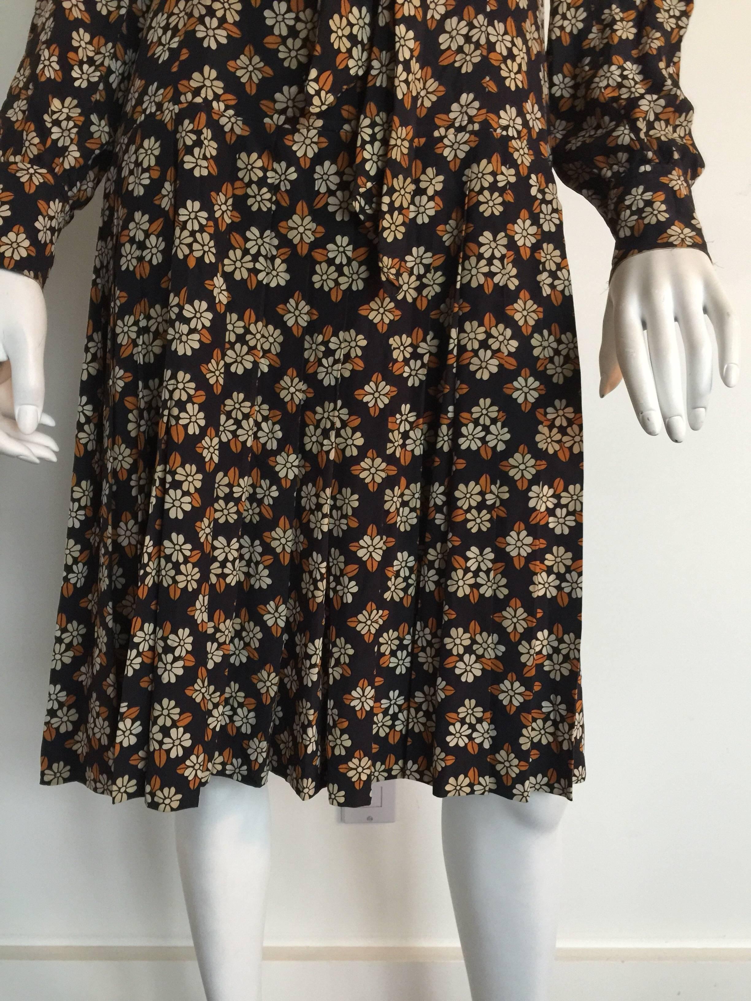 Black Ungaro 1970s printed silk pleated dress For Sale