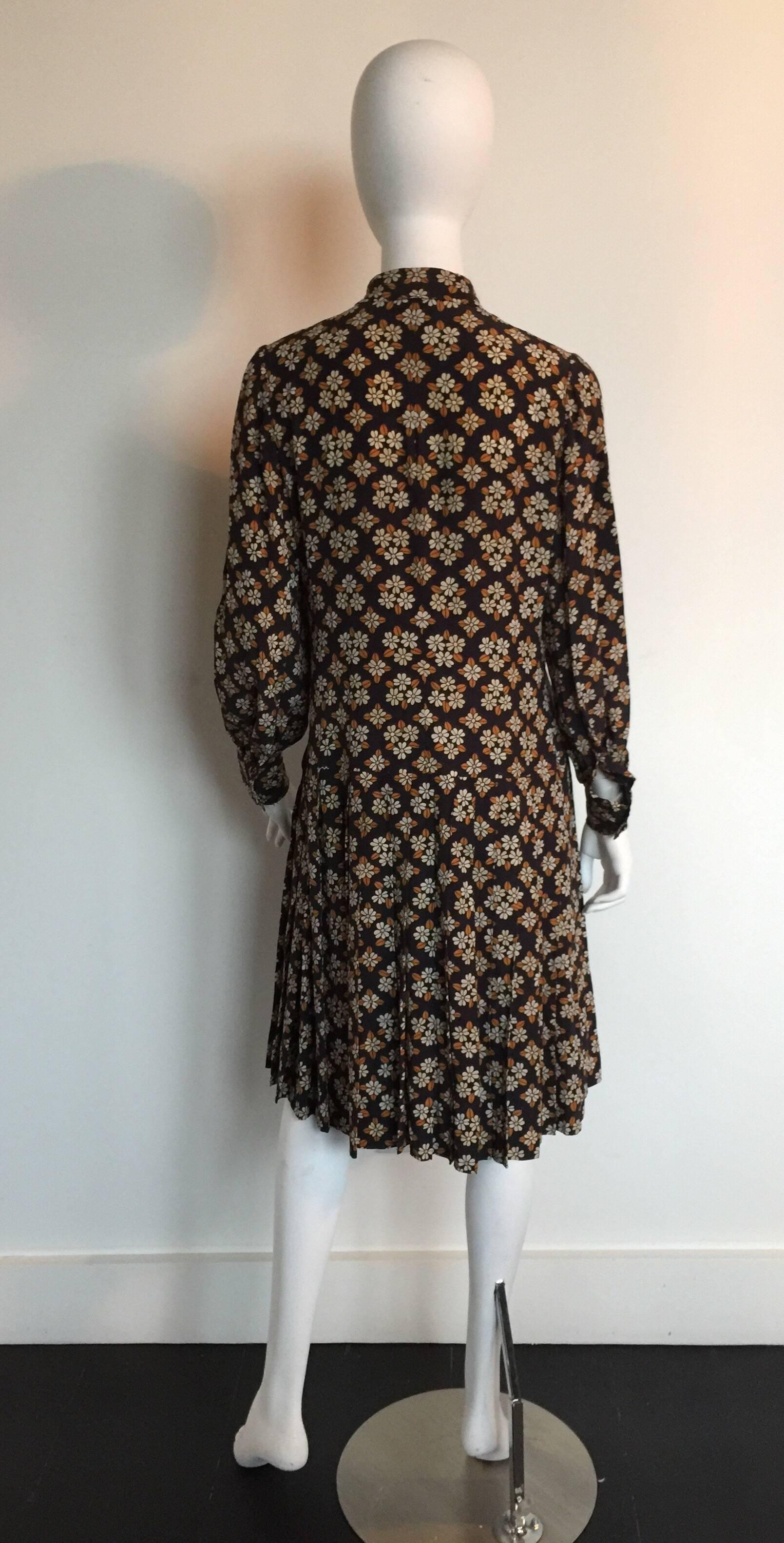 Women's or Men's Ungaro 1970s printed silk pleated dress For Sale