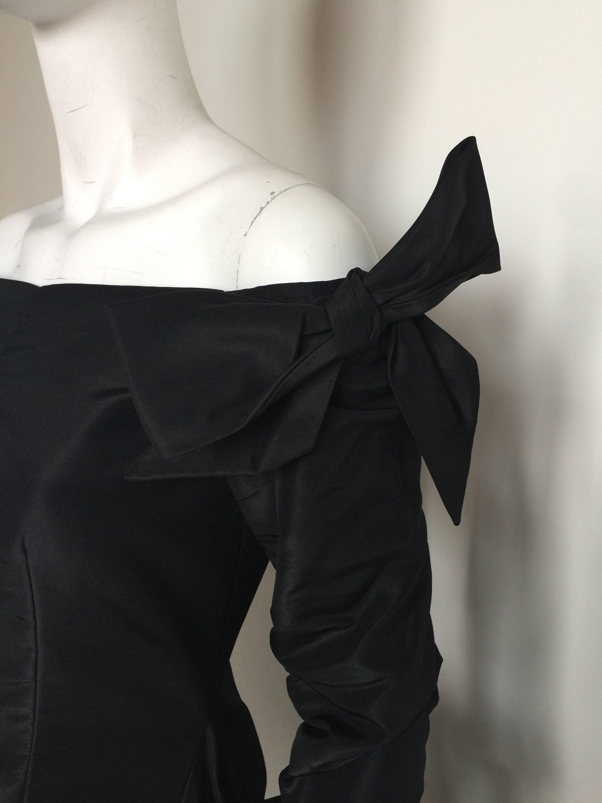 Bill Blass Black off the shoulder bow dress  In Excellent Condition For Sale In New York, NY