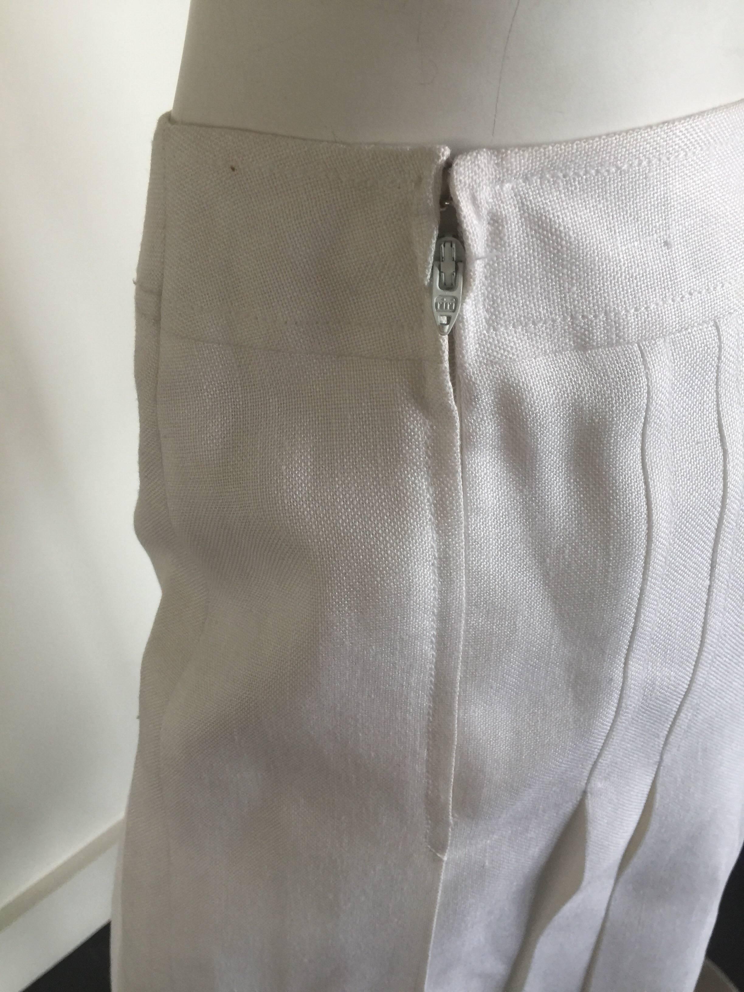 Women's or Men's Celine white linen pleated mini skirt For Sale
