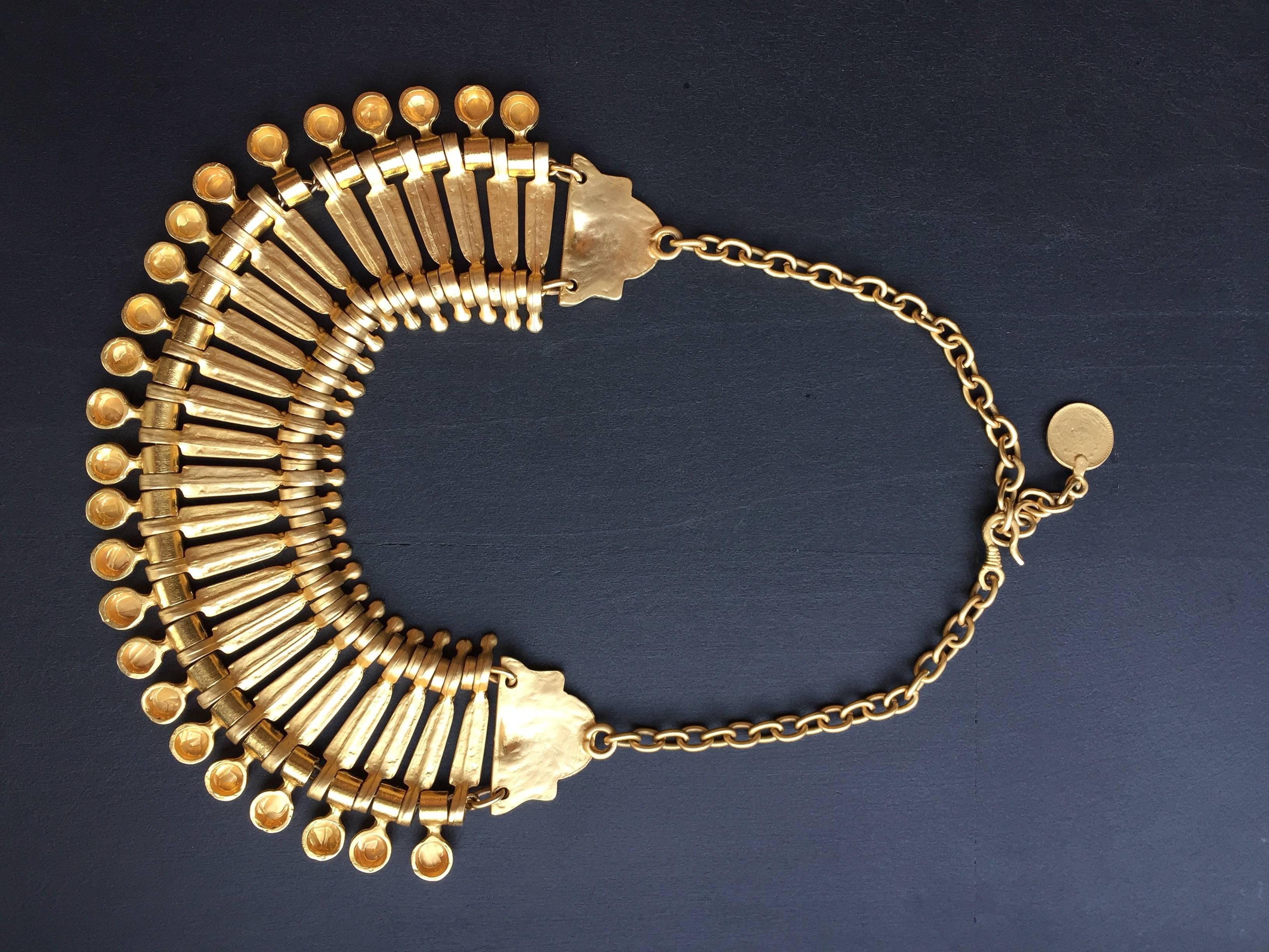 Gold tone Egyptian necklace For Sale 2