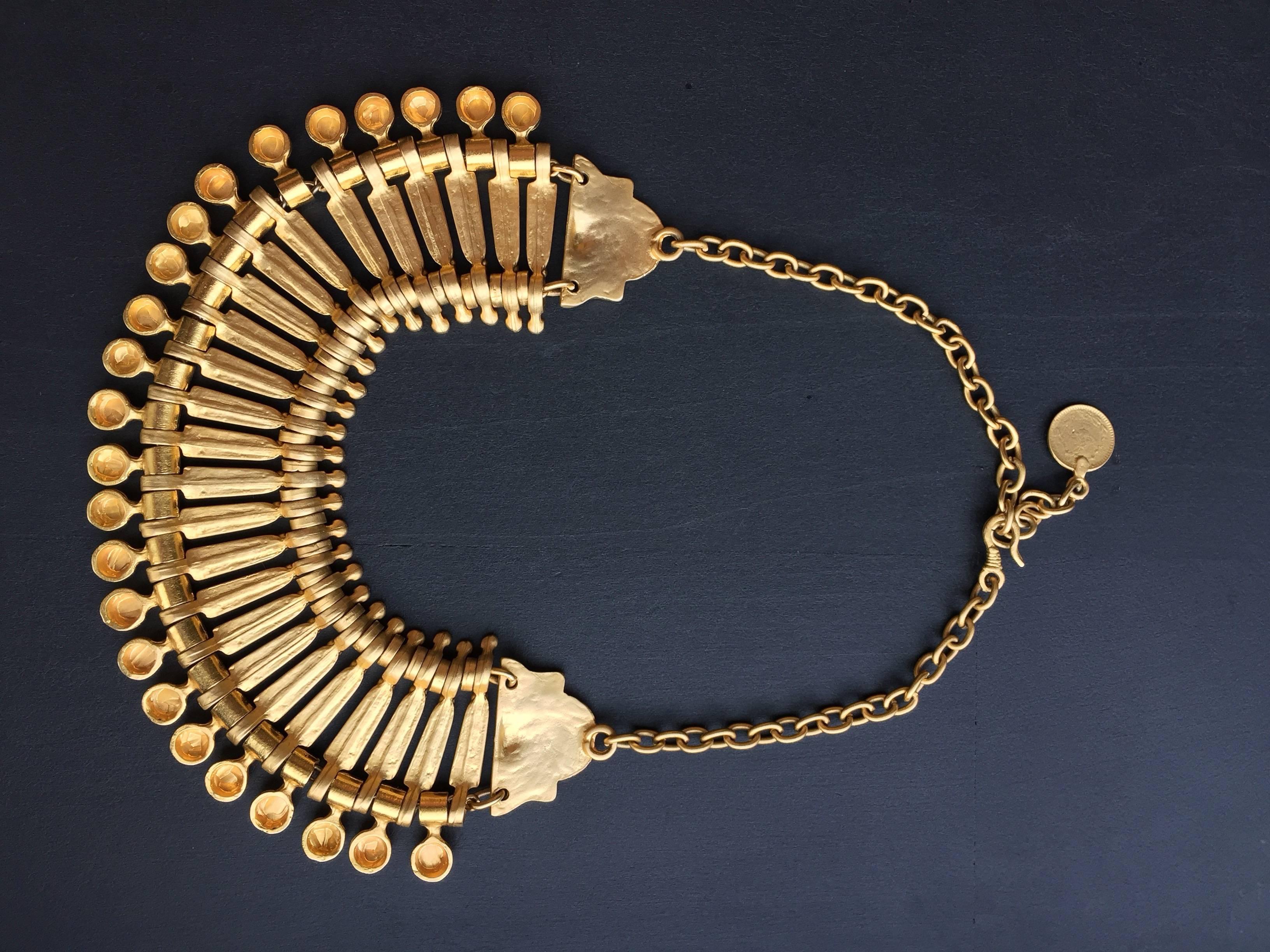 Gold tone Egyptian necklace For Sale 3