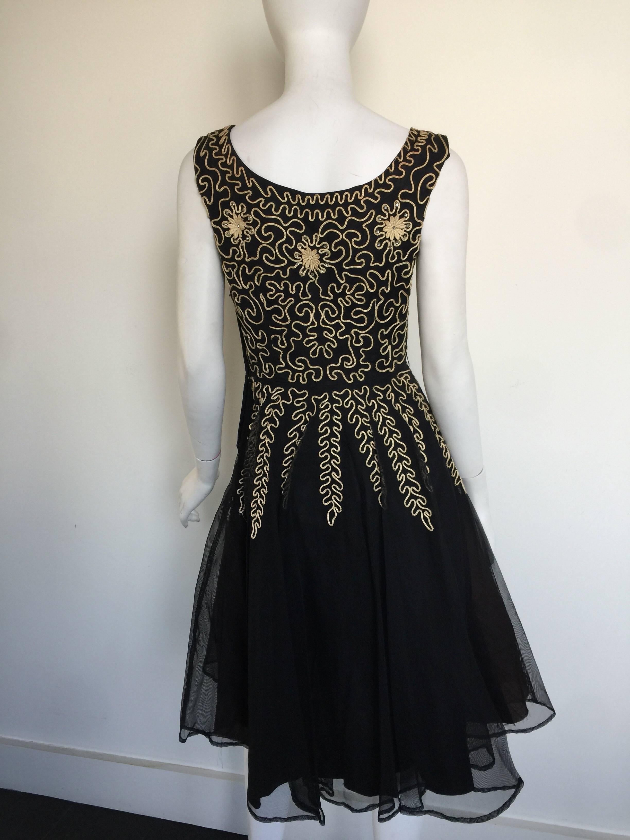 Black tulle and nude embroidered custom dress For Sale 3