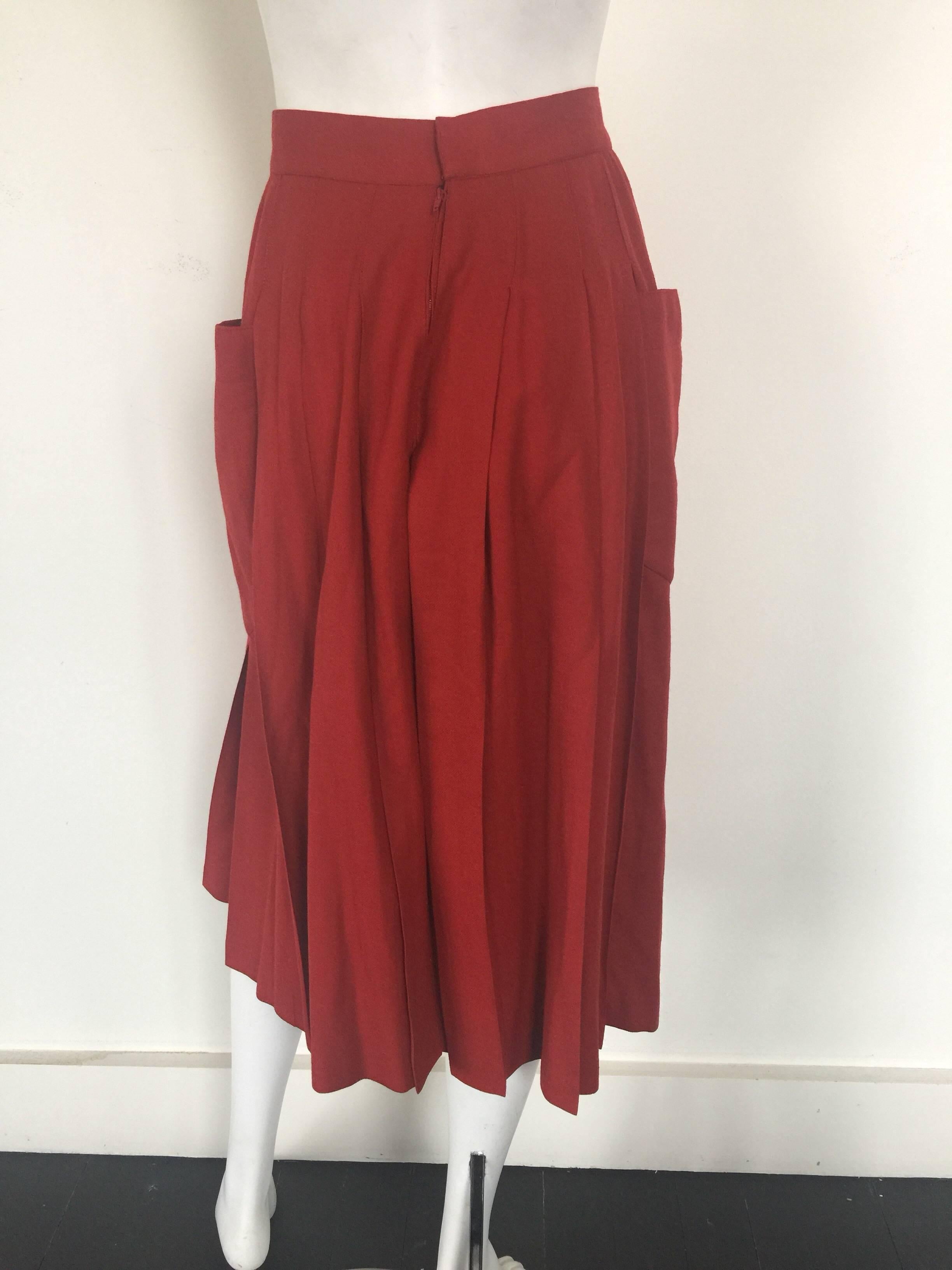 Women's or Men's Chloé burnt orange pleated wool shorts culottes  For Sale