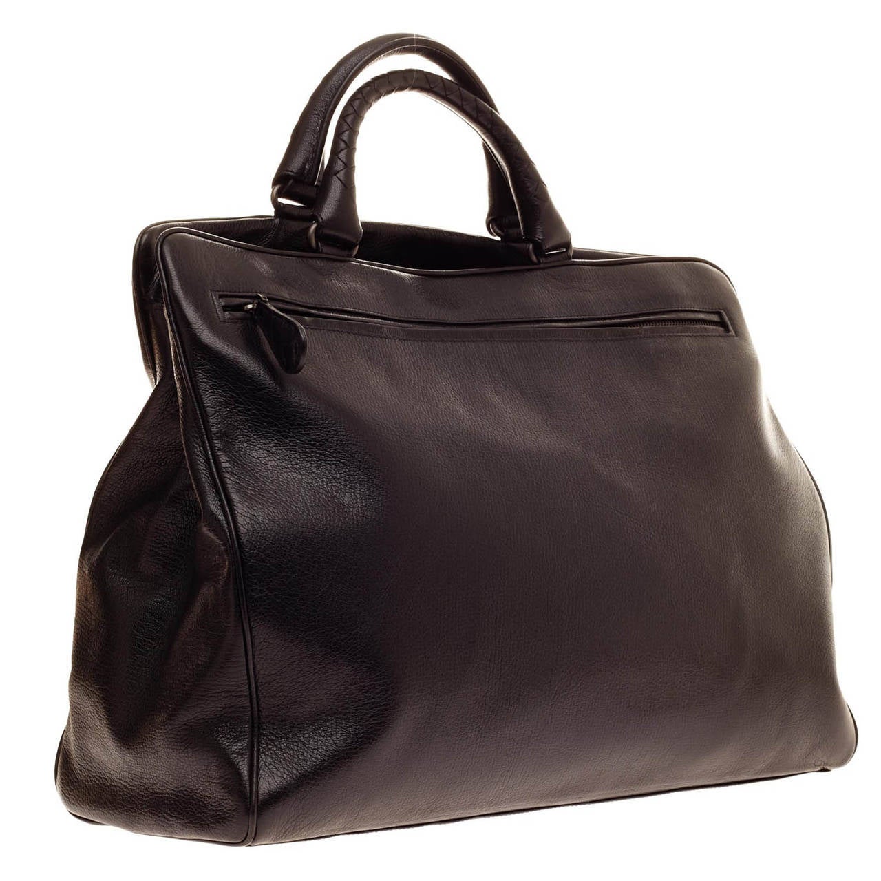 This authentic preowned Bottega Veneta Madras Heritage Tote is carefully hand-crafted with soft nero Madras Heritage leather giving this tote a luxurious and smart yet understated look. This Brera model is the ideal bag to accessorize with an outfit