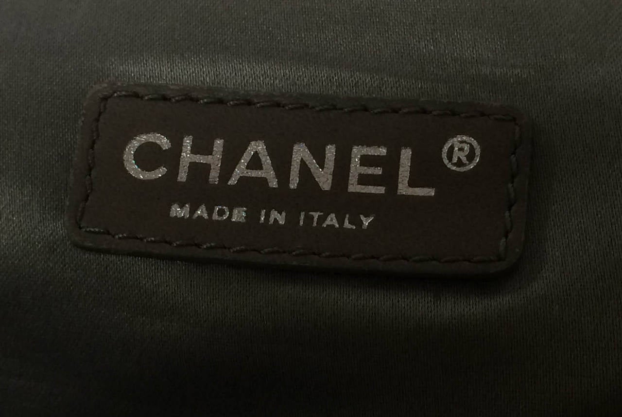 Chanel Pocket in the City Caviar Shoulder Bag 2