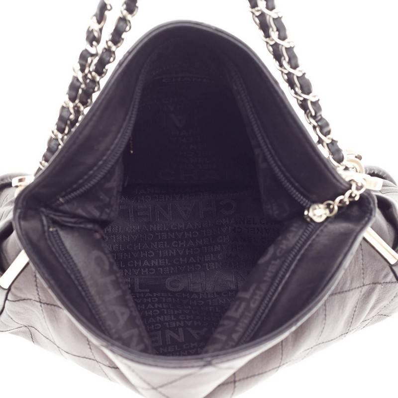Chanel Ultimate Soft Hobo Steppleder Medium 1