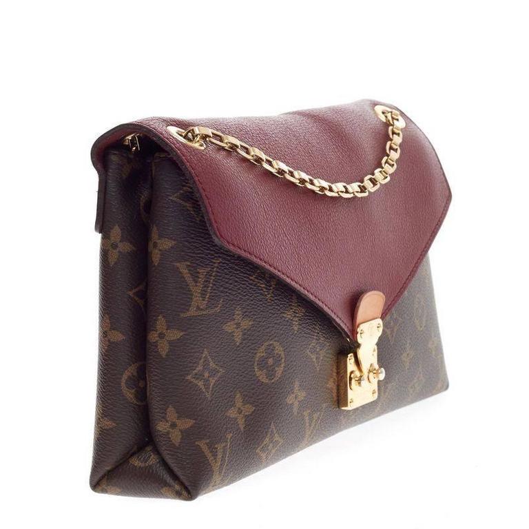 Louis Vuitton Pallas Chain Shoulder Bag Monogram Canvas and Calf Leather at 1stdibs