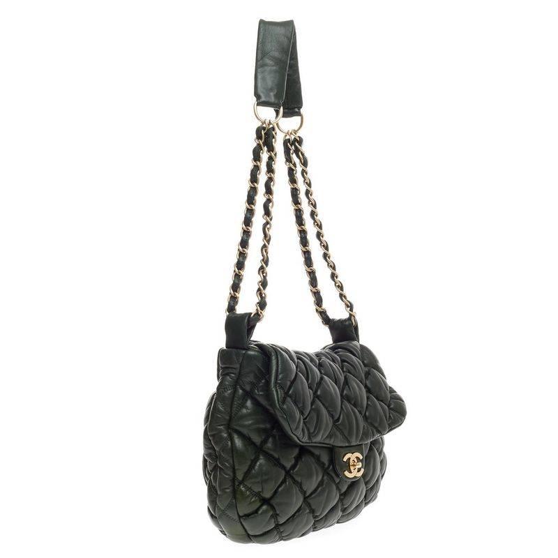 Chanel Bubble Quilt Flap Tasche Lammfell Medium im Zustand „Gut“ in NY, NY