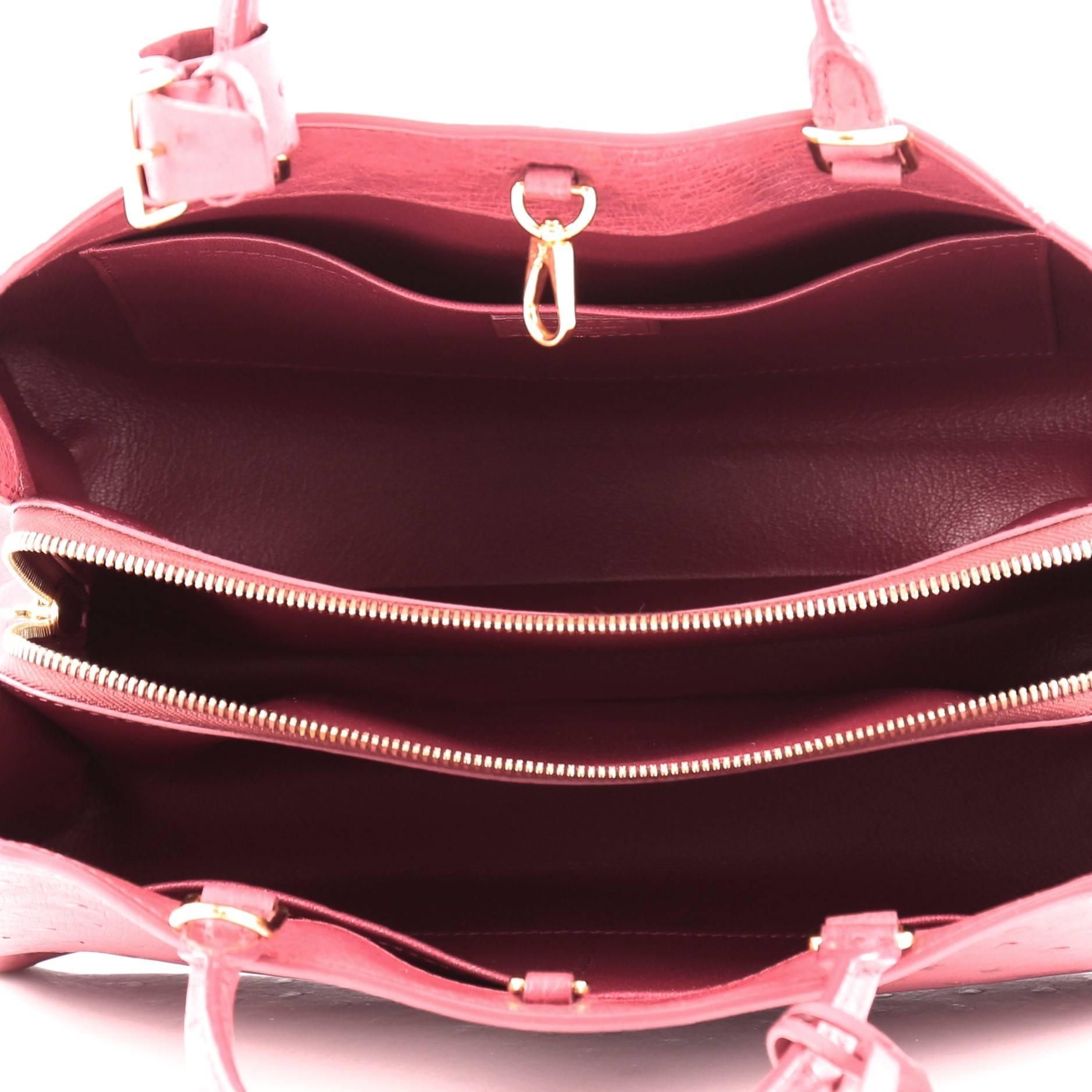 Women's or Men's Louis Vuitton Montaigne Handbag Ostrich MM