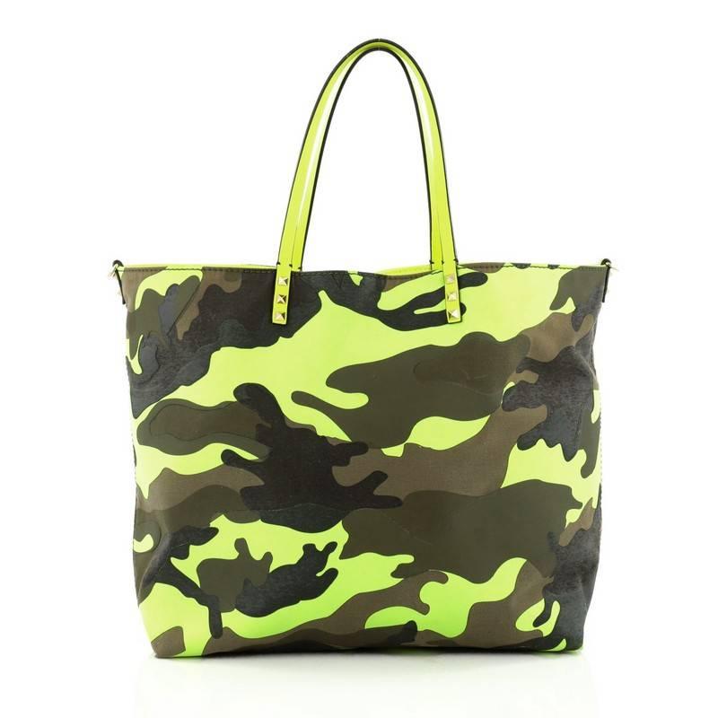Valentino Rockstud Open Reversible Convertible Tote Camo Canvas Large In Good Condition In NY, NY